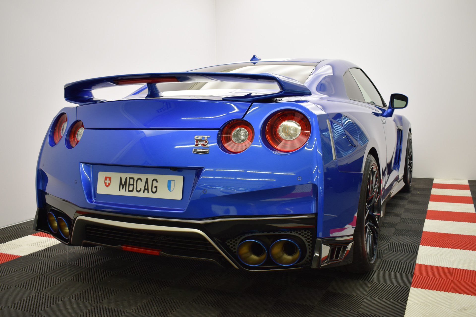 NISSAN GT-R 3.8 V6 Biturbo 50th Anniversary "Bayside Blue"-image-16