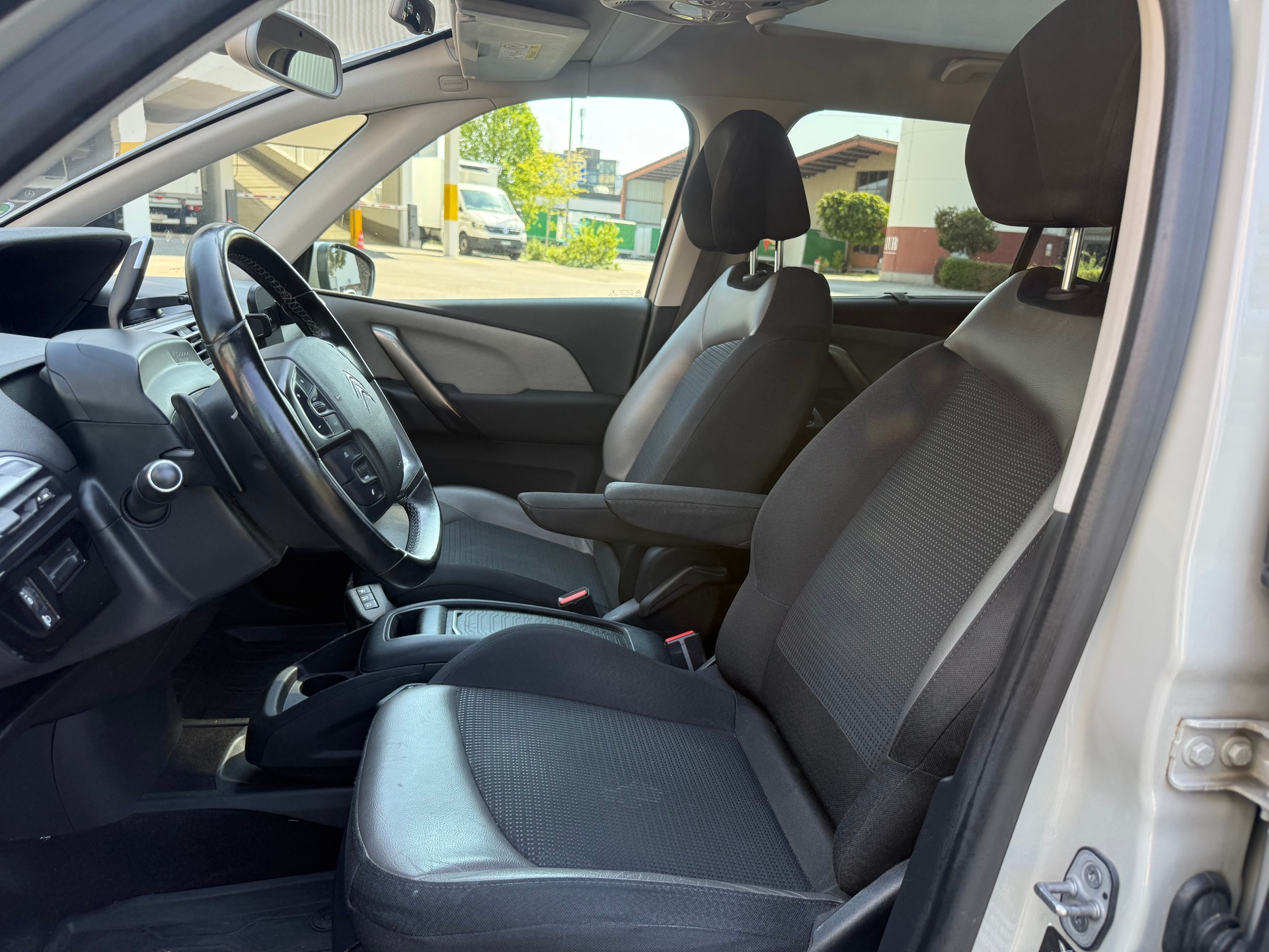 CITROEN C4 Spacetourer 2.0 BlueHDi Shine EAT8-image-6