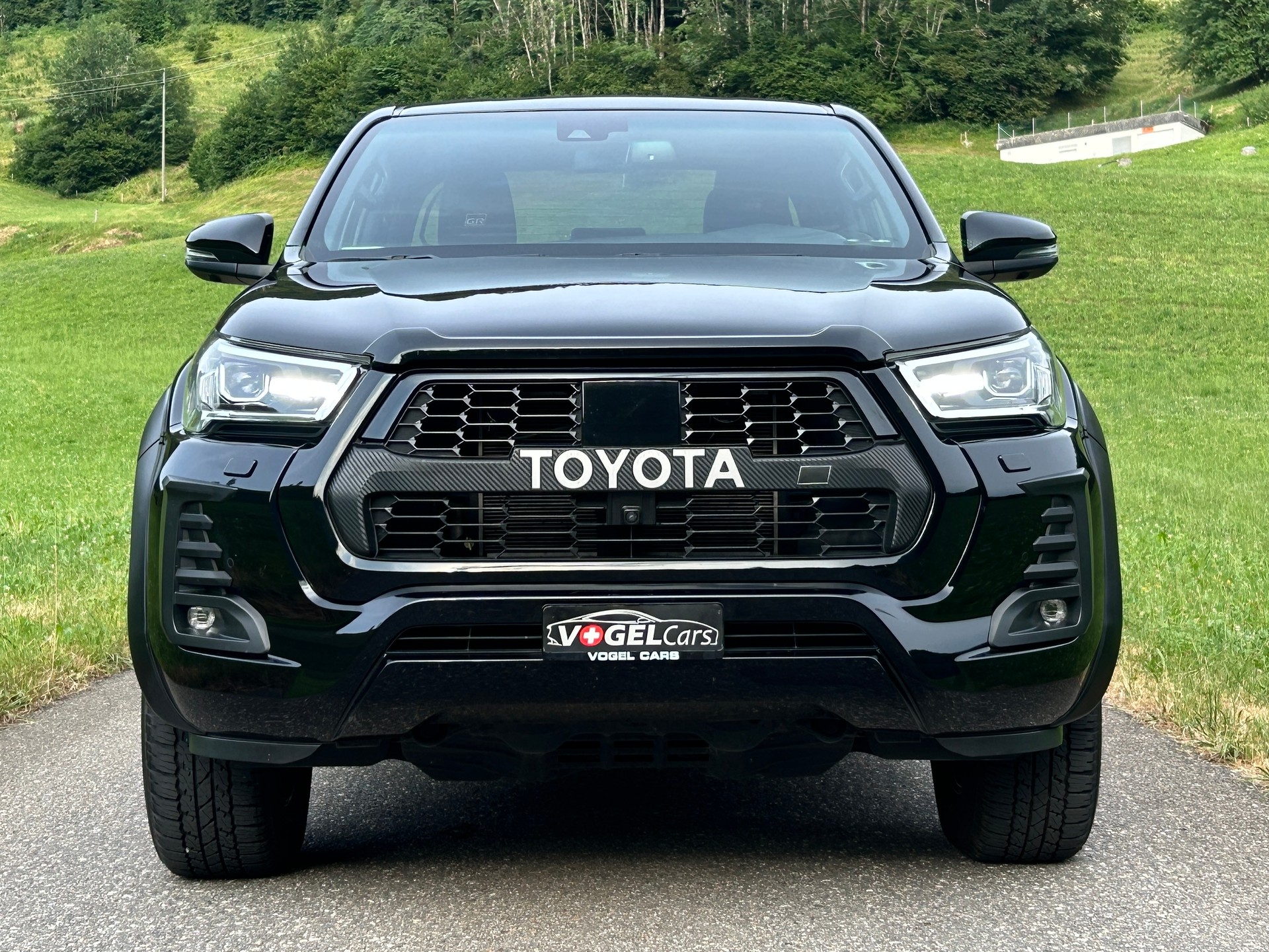 TOYOTA Hilux 2.8D GR Sport 230PS Double Cab 4x4 A-image-4