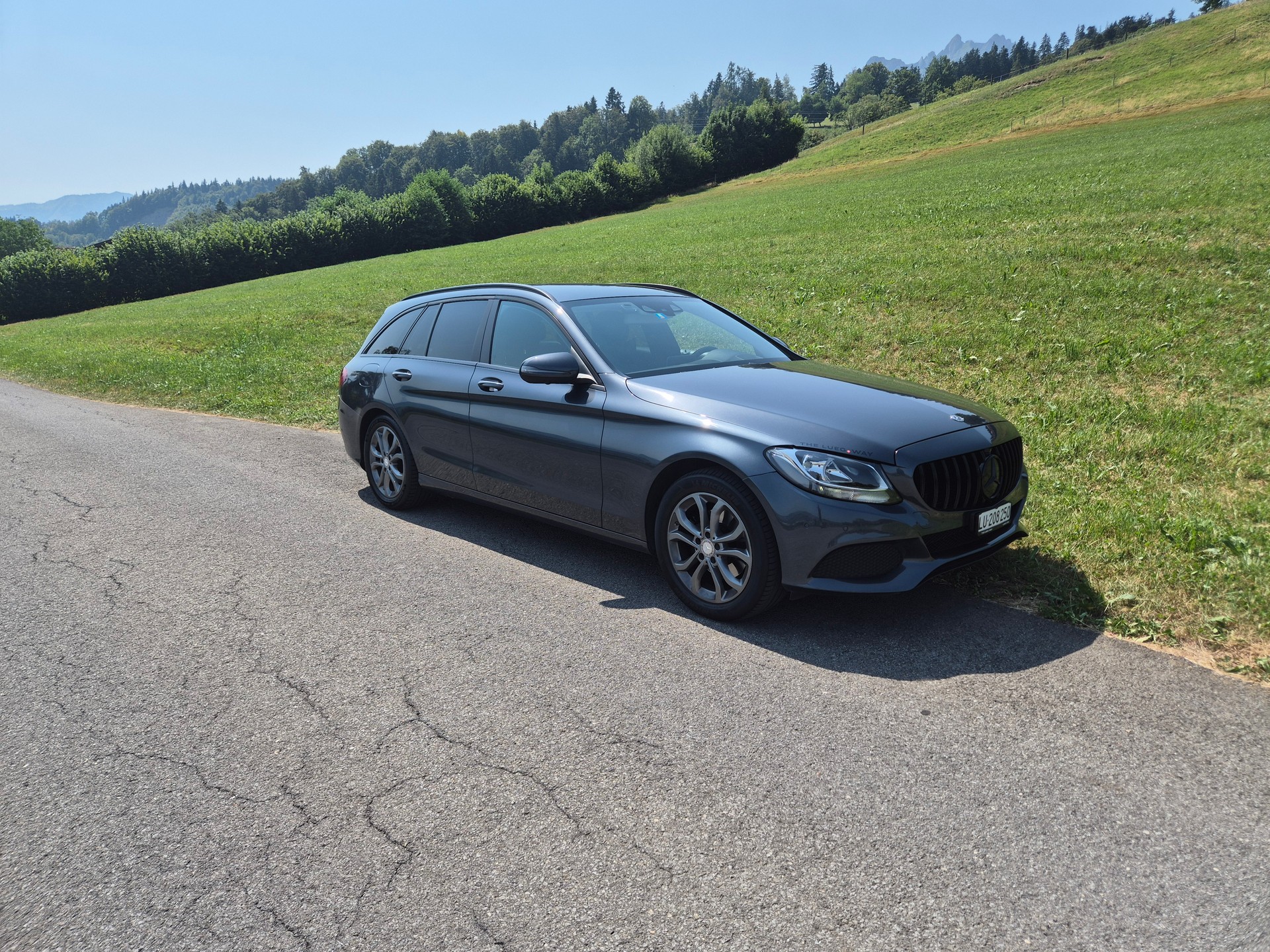 MERCEDES-BENZ C 220 d-image-1