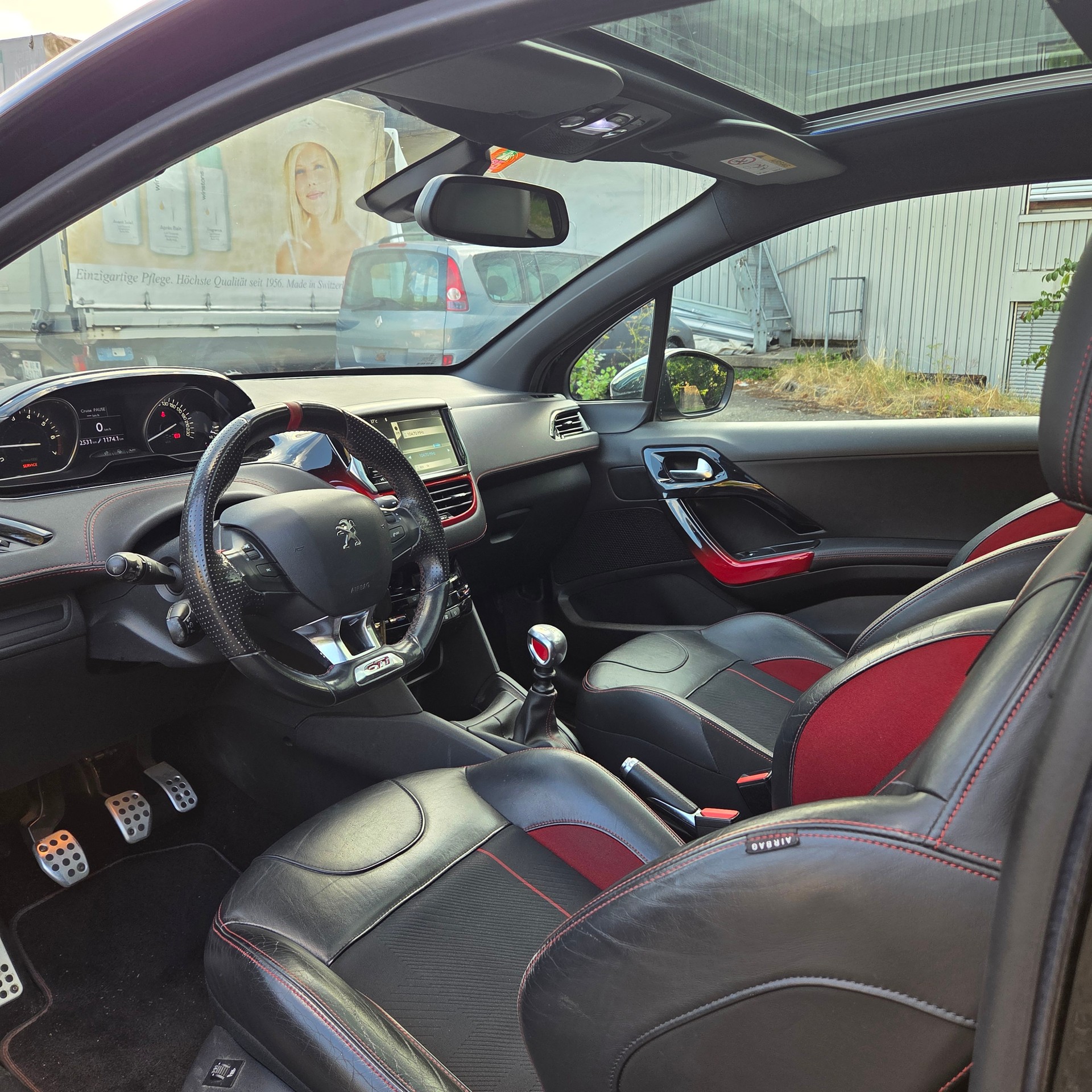 PEUGEOT 208 1.6 Turbo GTi-image-9