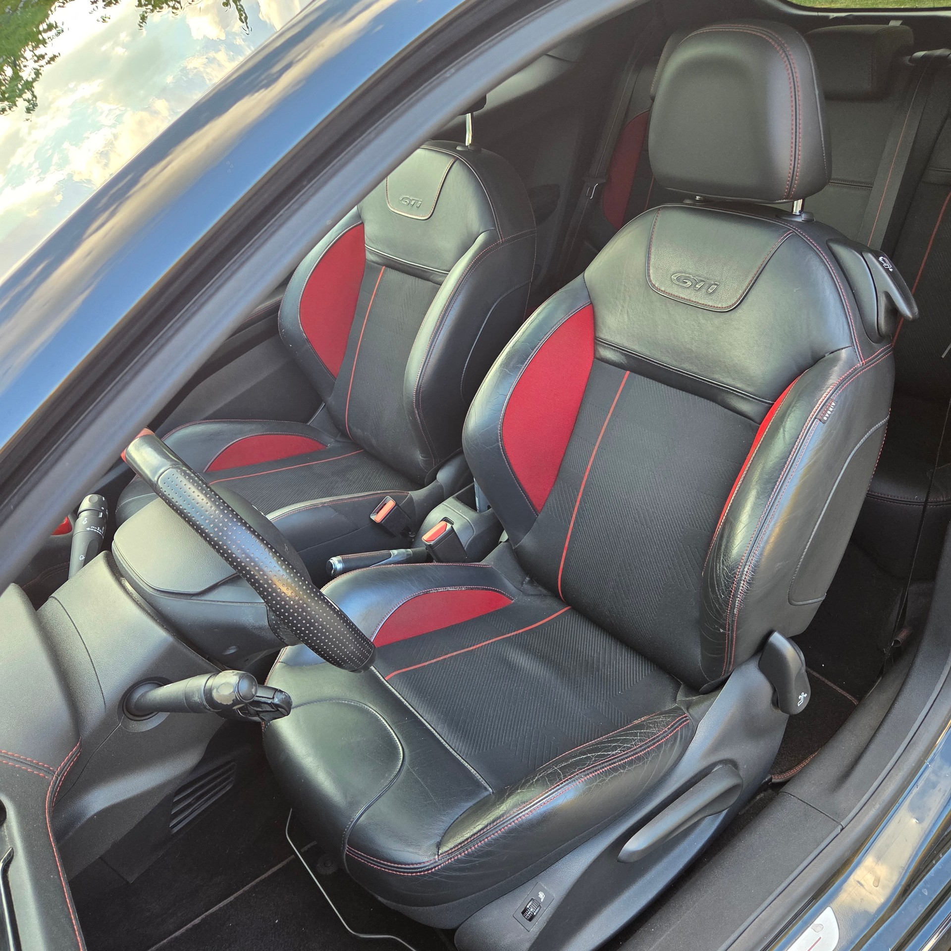 PEUGEOT 208 1.6 Turbo GTi-image-10