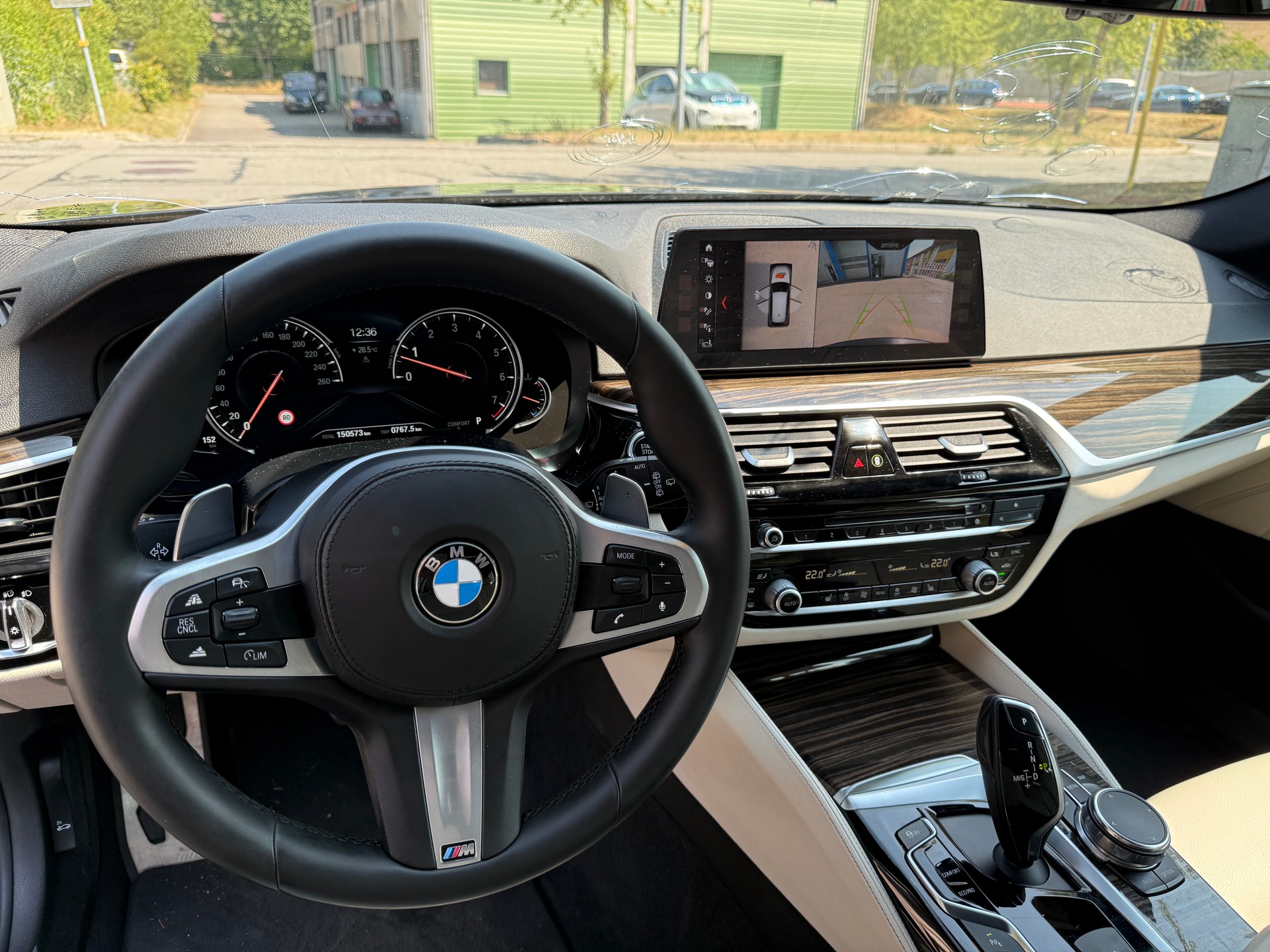 BMW 540i xDrive Touring M Sport Steptronic-image-11