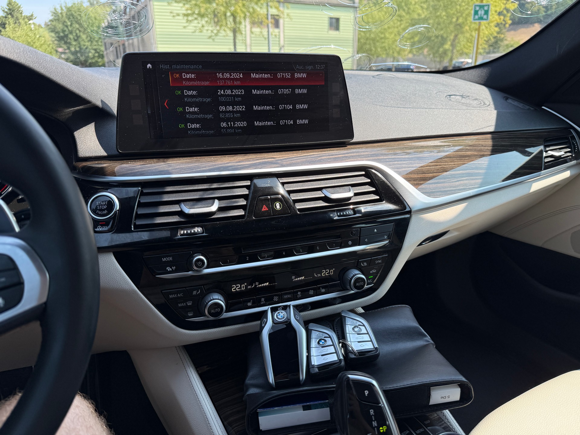 BMW 540i xDrive Touring M Sport Steptronic-image-12