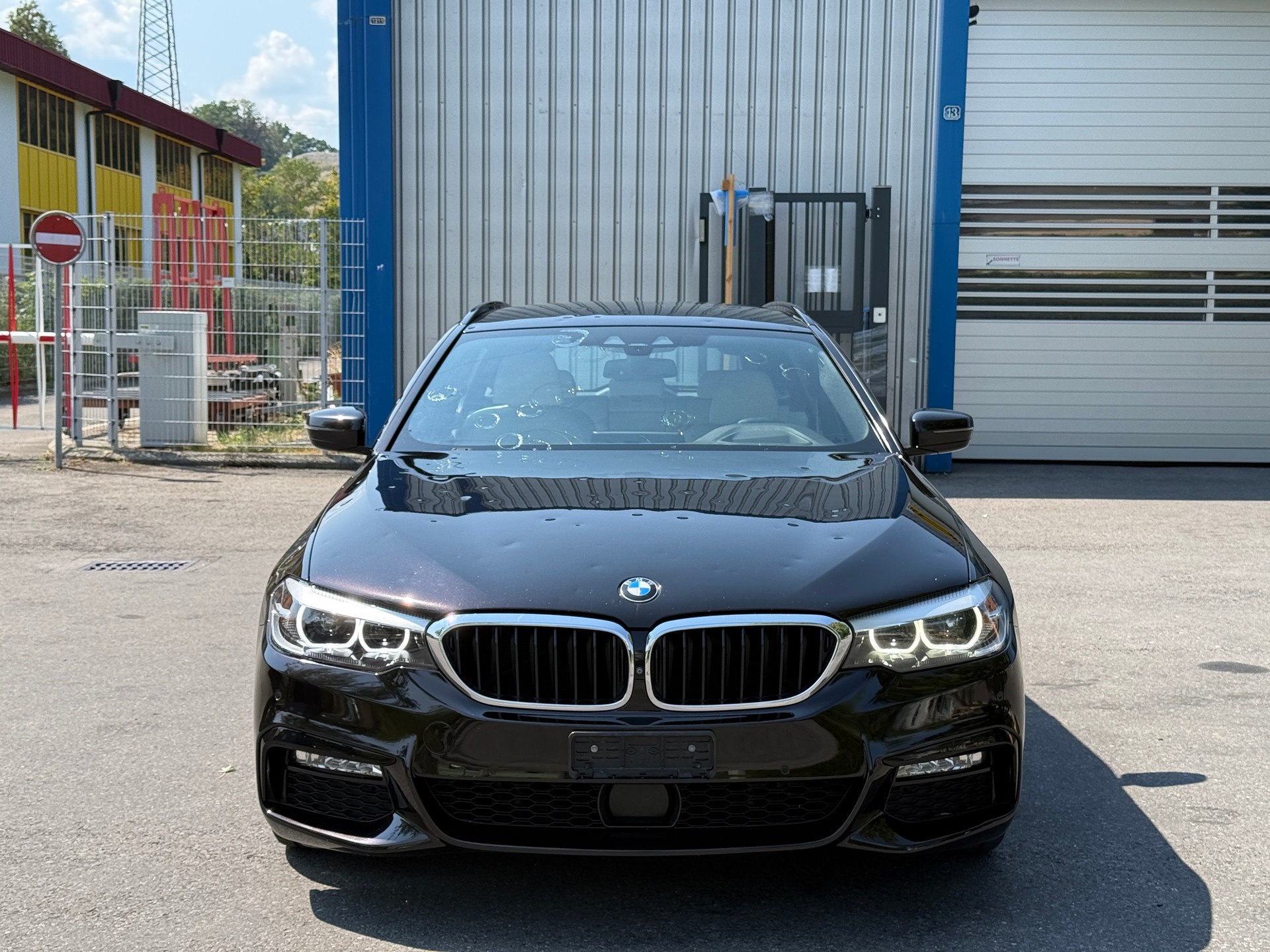 BMW 540i xDrive Touring M Sport Steptronic-image-1