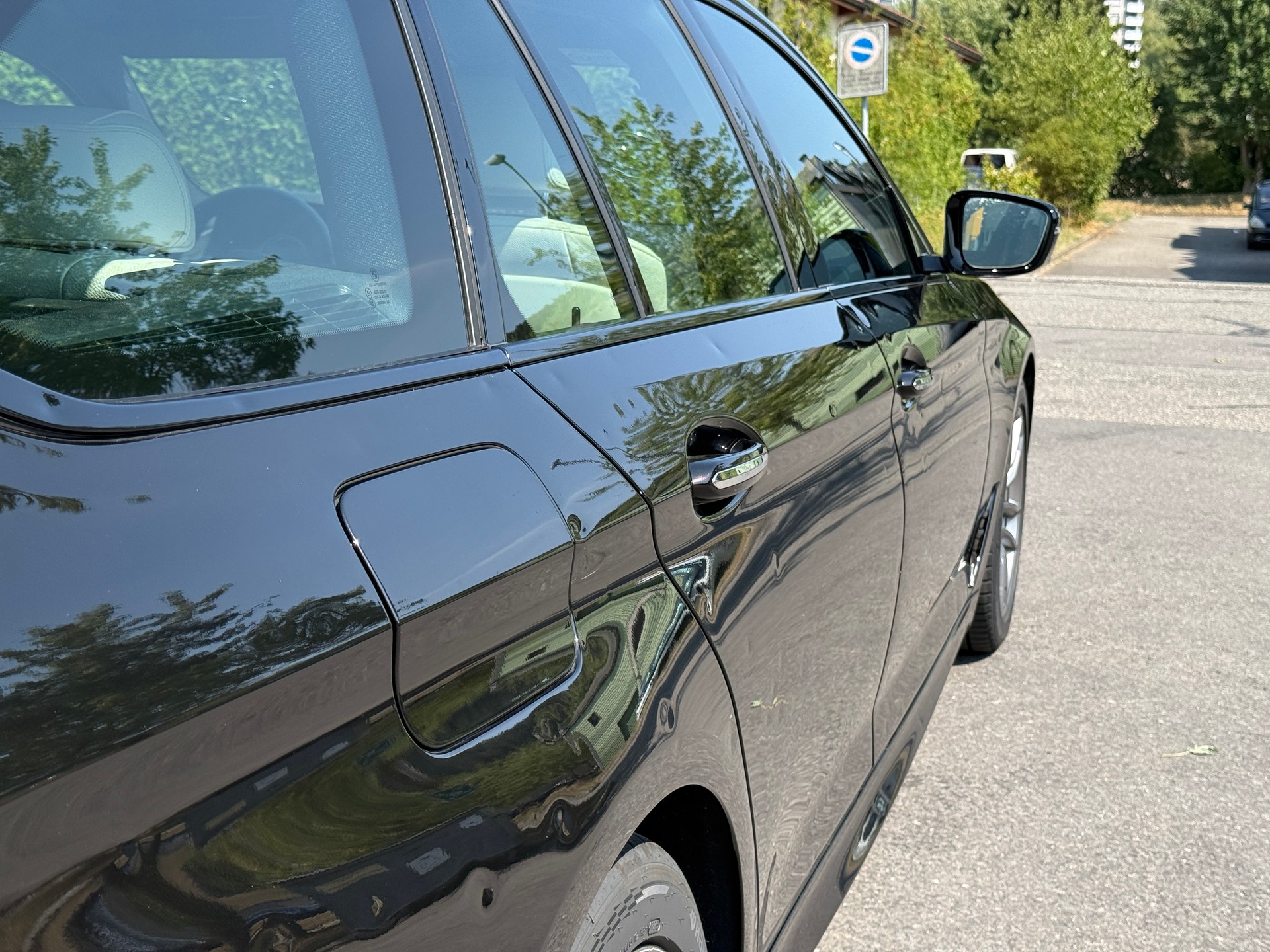BMW 540i xDrive Touring M Sport Steptronic-image-5