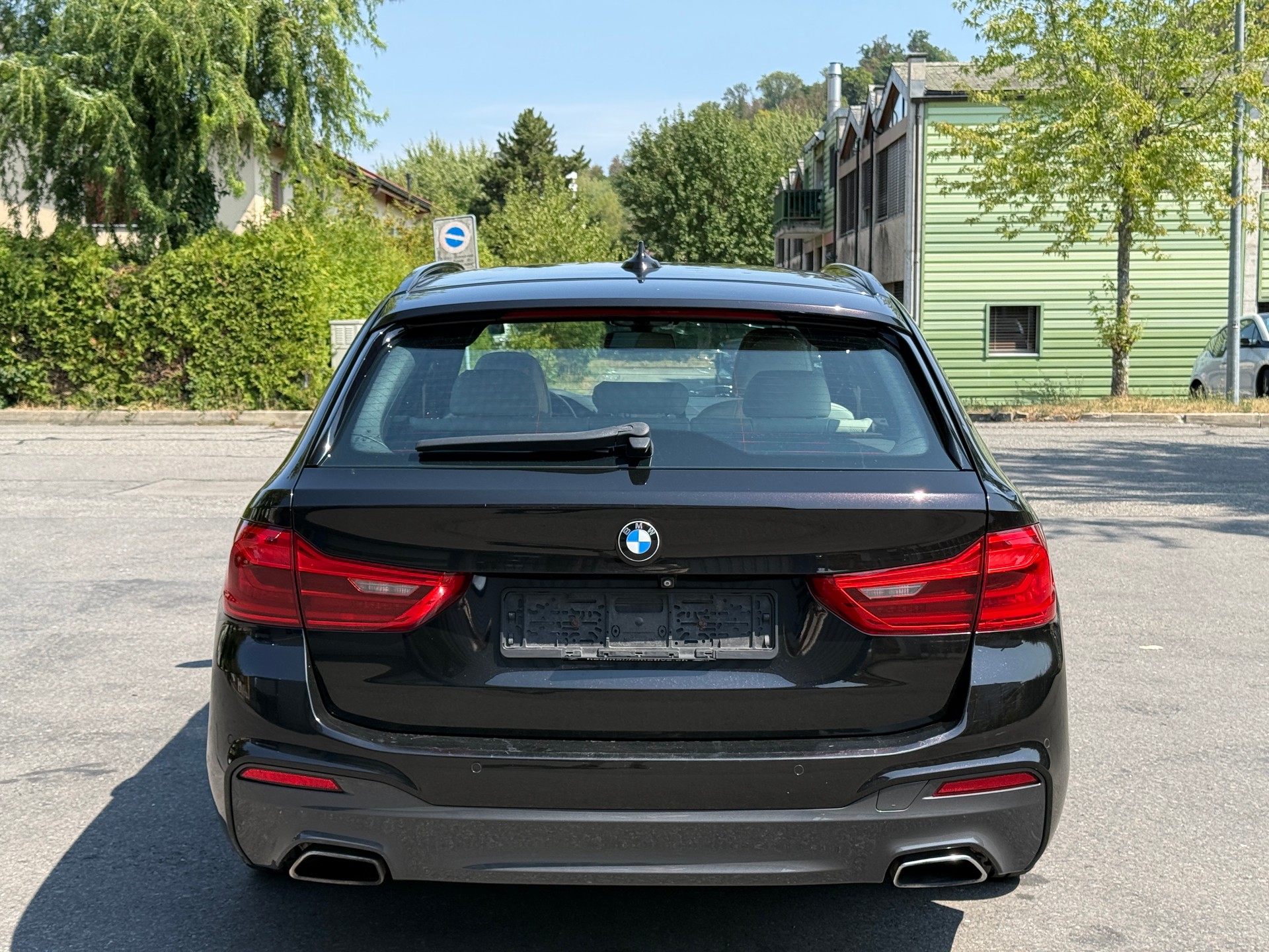 BMW 540i xDrive Touring M Sport Steptronic-image-7