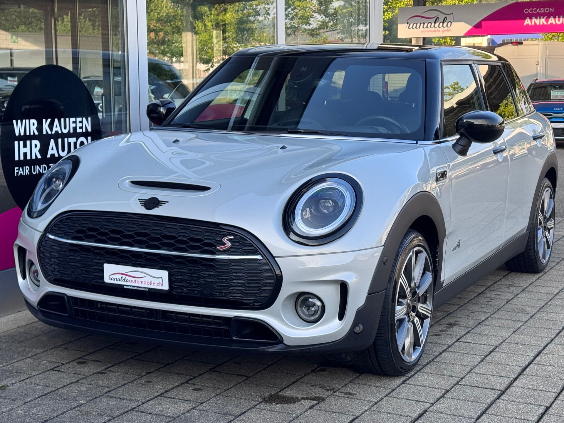 MINI Clubman Cooper S+4x4+Automat+LED+ACC+Navi+Bluetooth+Rückfahrkamera+18"Alu+Getönte Scheiben+Memory+Leder+Sitzheizung+-image-2