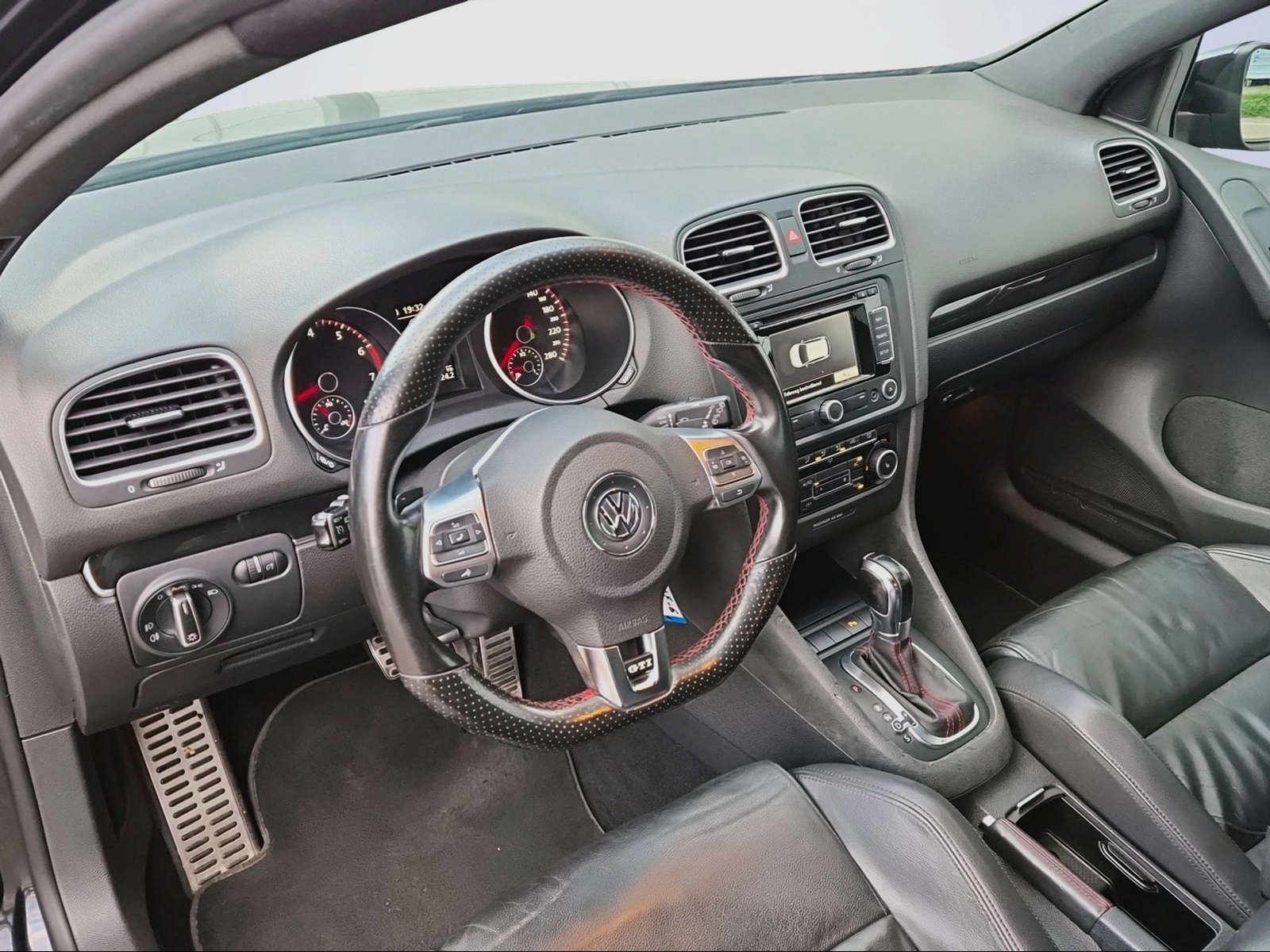 VW Golf 2.0 TSI GTI DSG-image-9