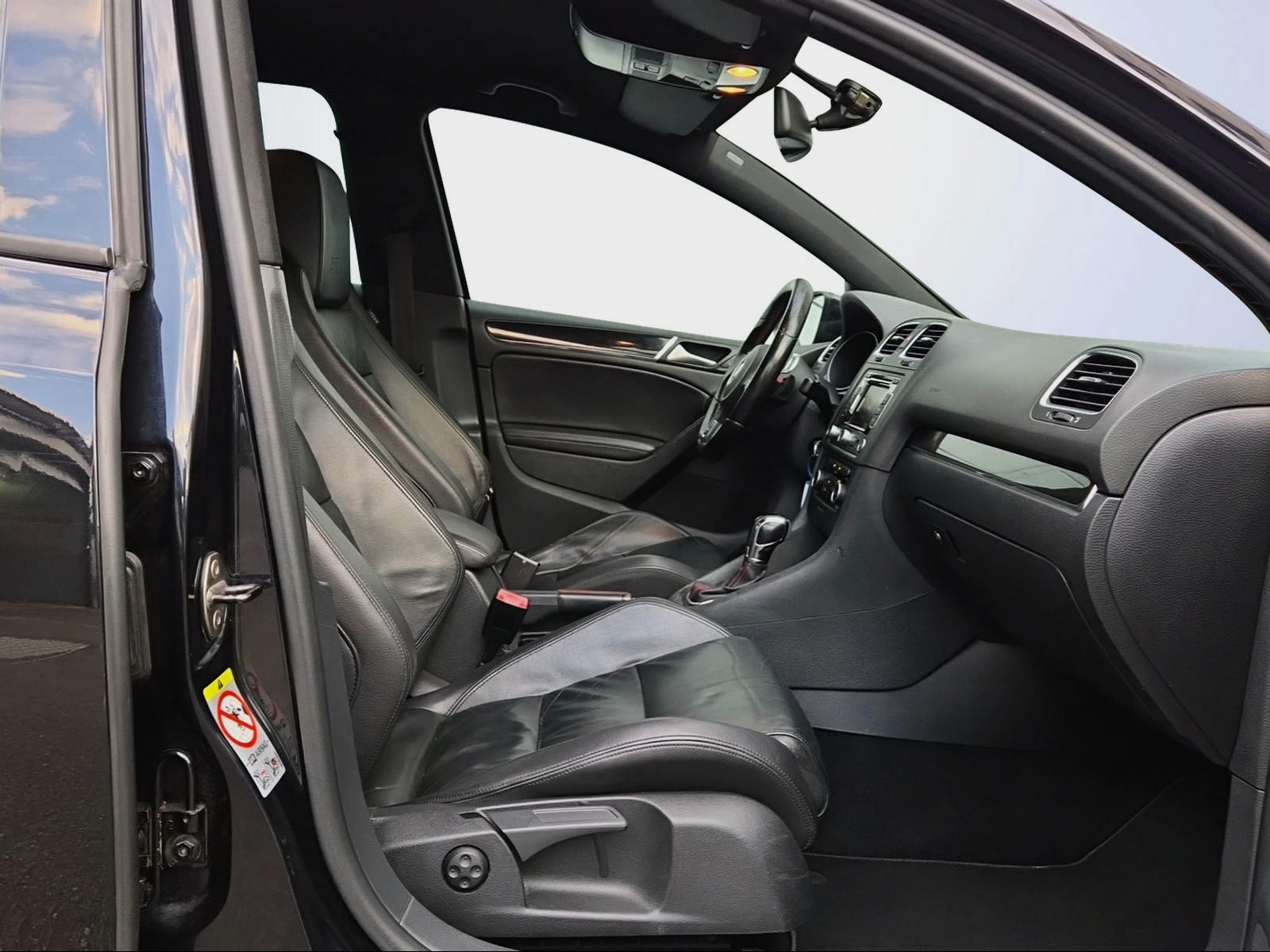 VW Golf 2.0 TSI GTI DSG-image-12