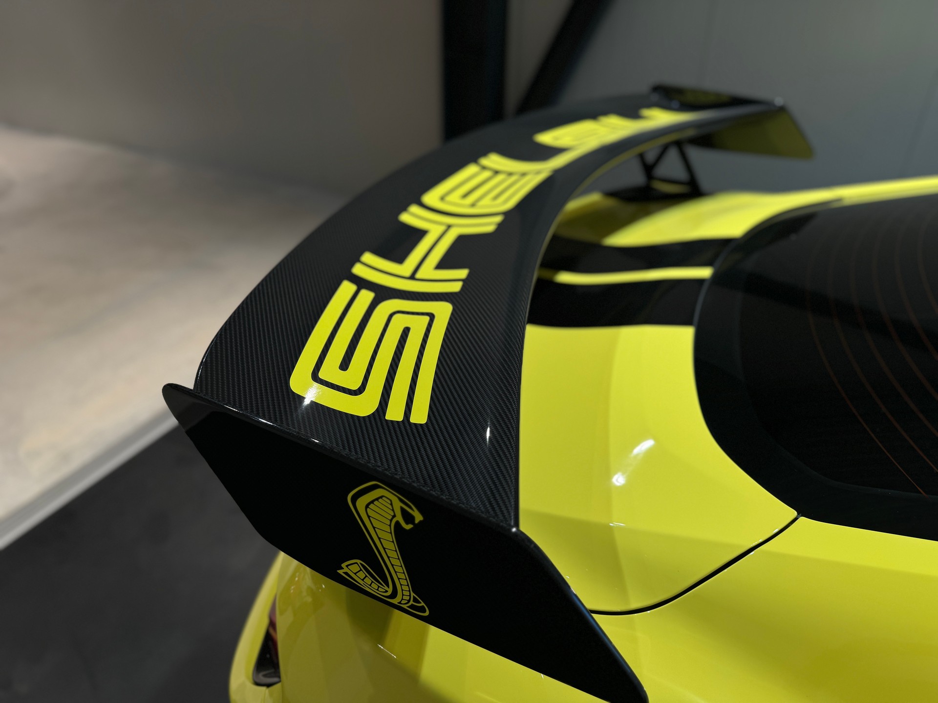 FORD Mustang SHELBY GT500 TRACK 5.2L 774 PS BLACK PREDATOR đ Painted Stripes! 1/1-image-12