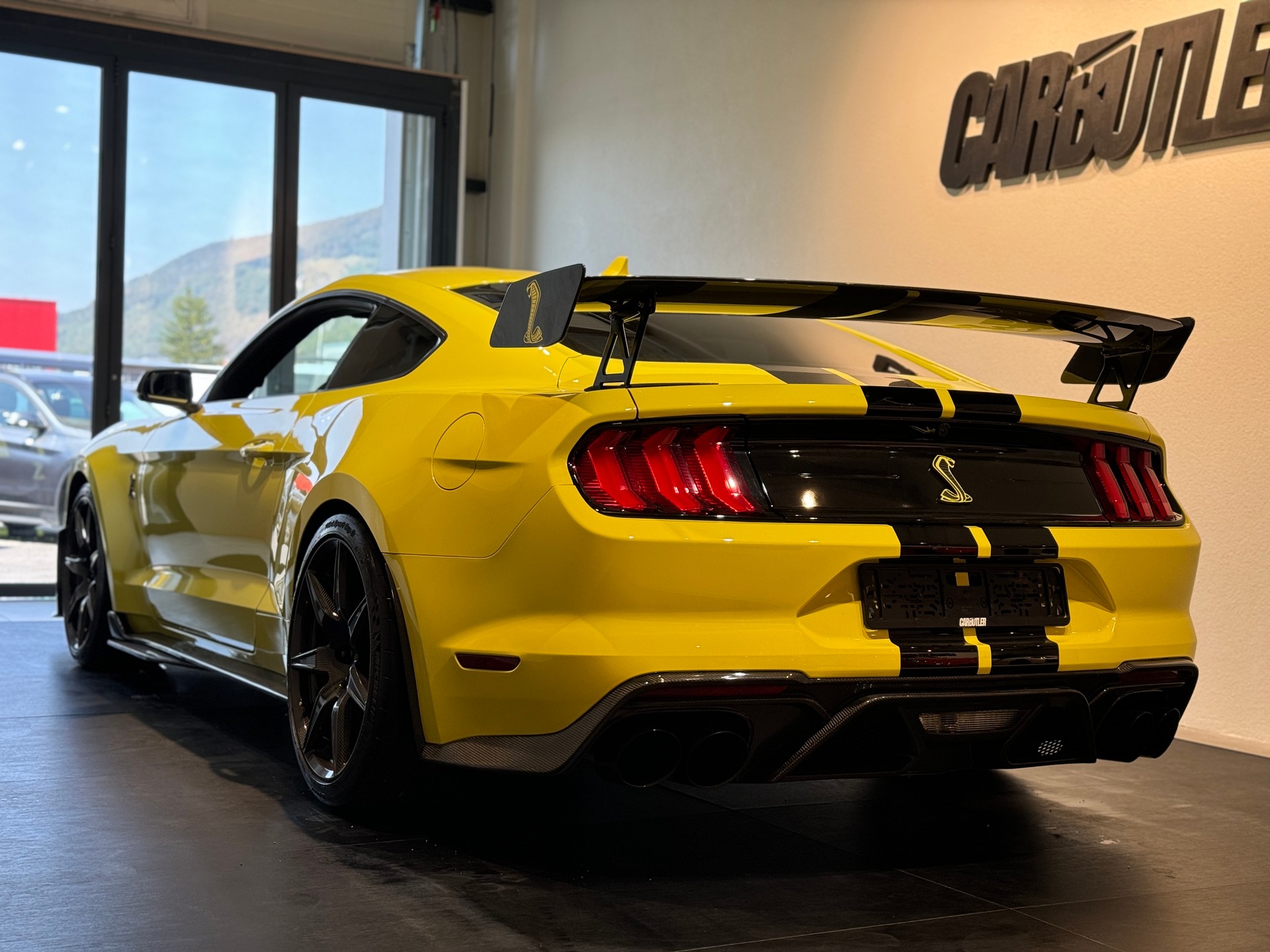 FORD Mustang SHELBY GT500 TRACK 5.2L 774 PS BLACK PREDATOR đ Painted Stripes! 1/1-image-9