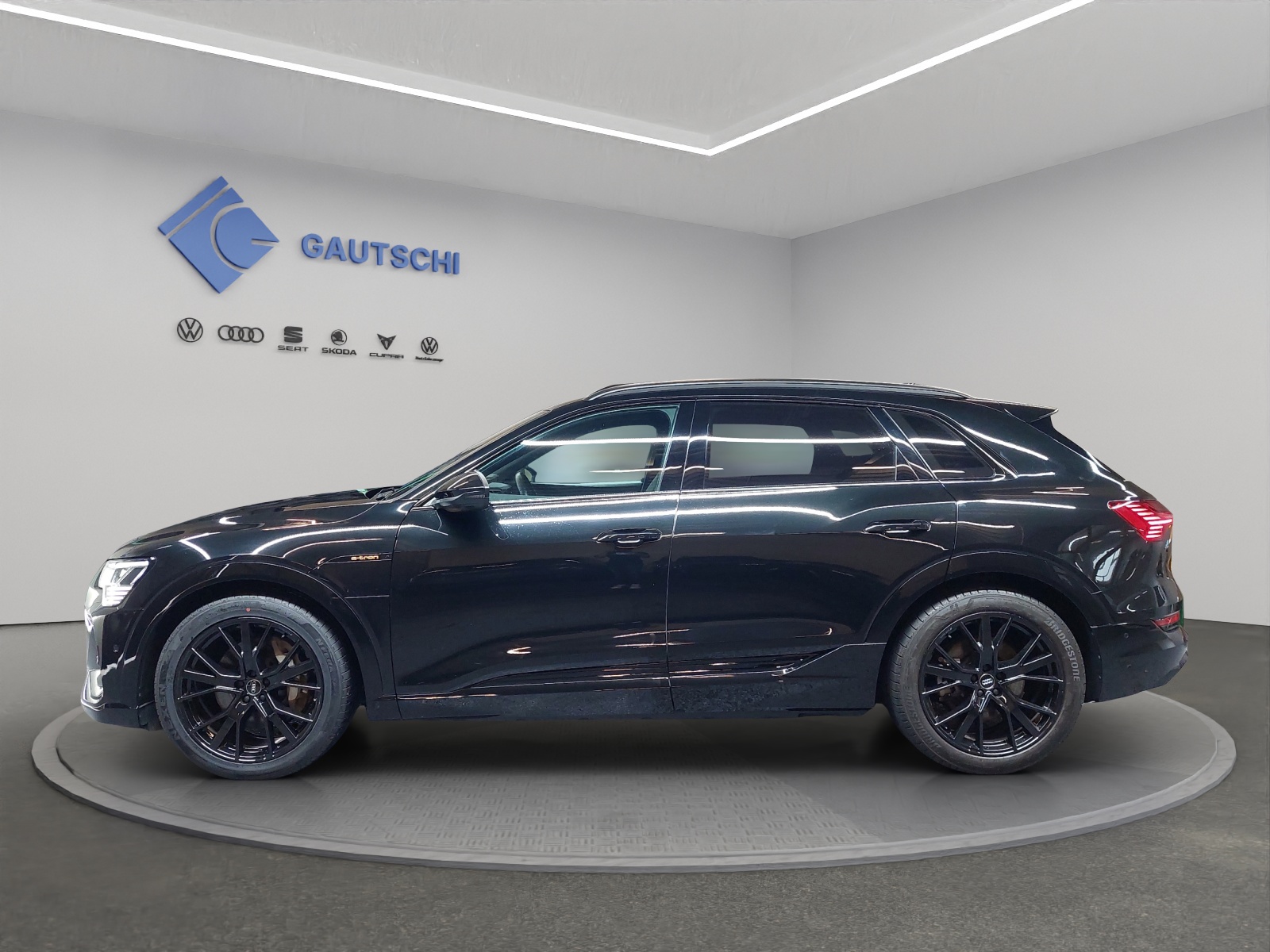 AUDI e-tron 55 S Line Black Edition quattro-image-1