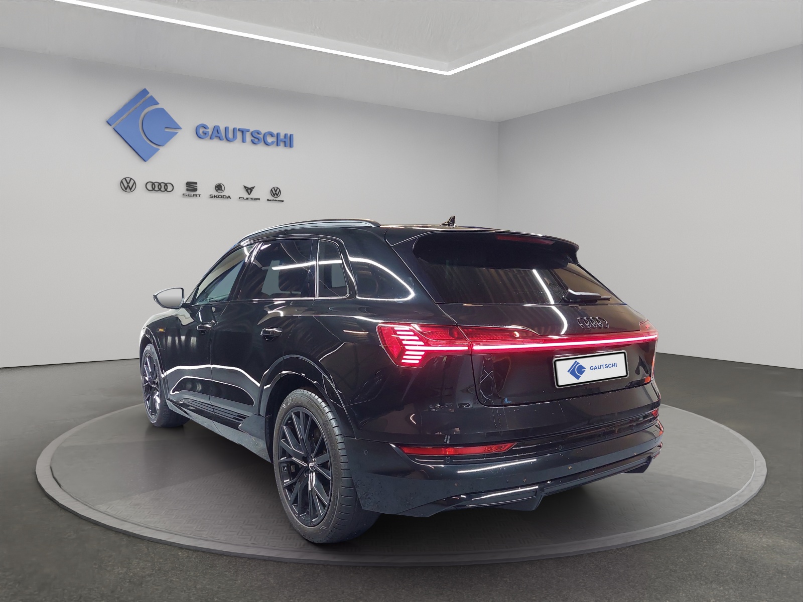 AUDI e-tron 55 S Line Black Edition quattro-image-2