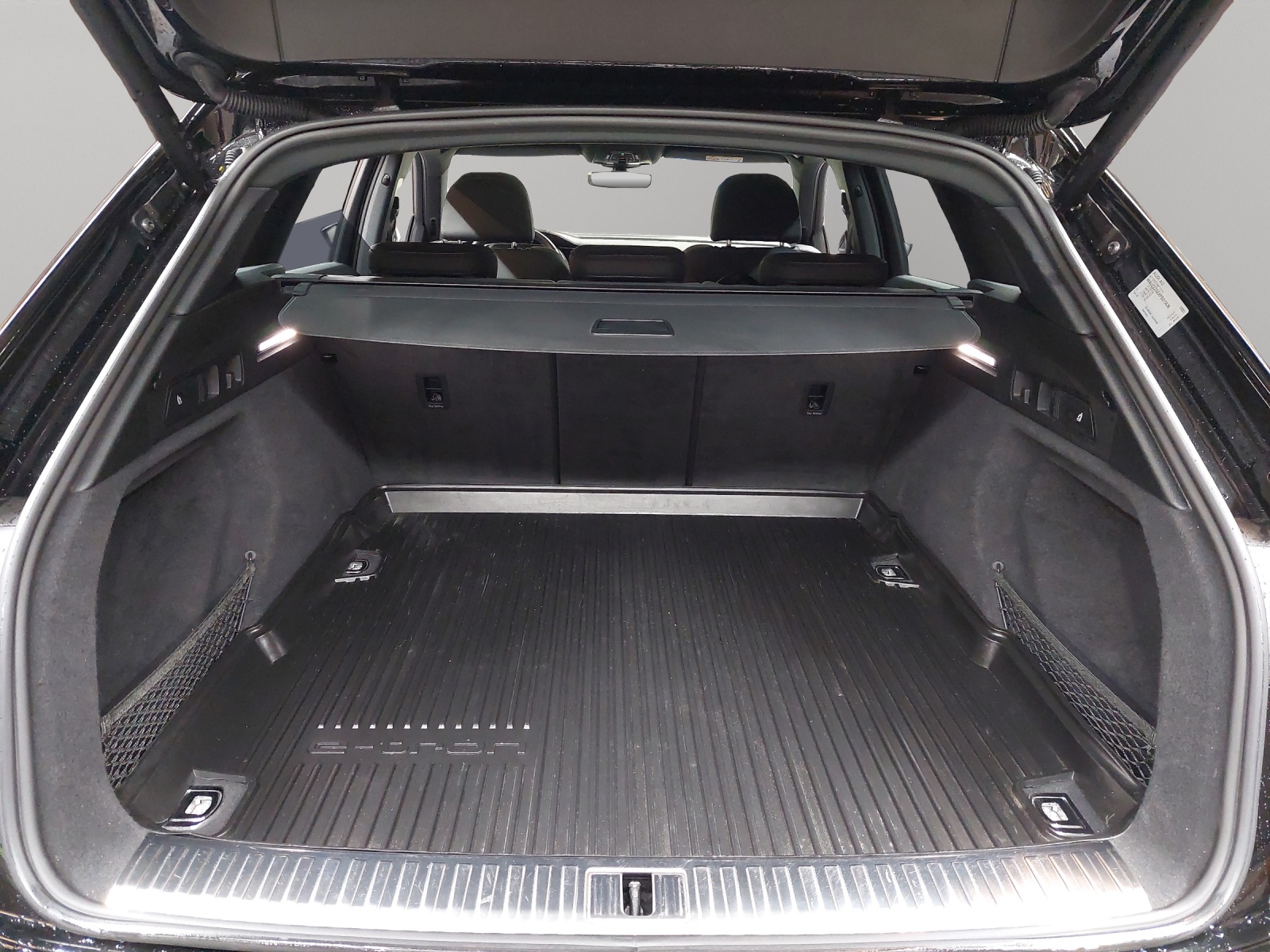 AUDI e-tron 55 S Line Black Edition quattro-image-10
