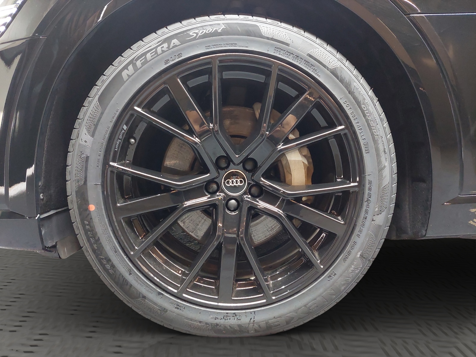 AUDI e-tron 55 S Line Black Edition quattro-image-13