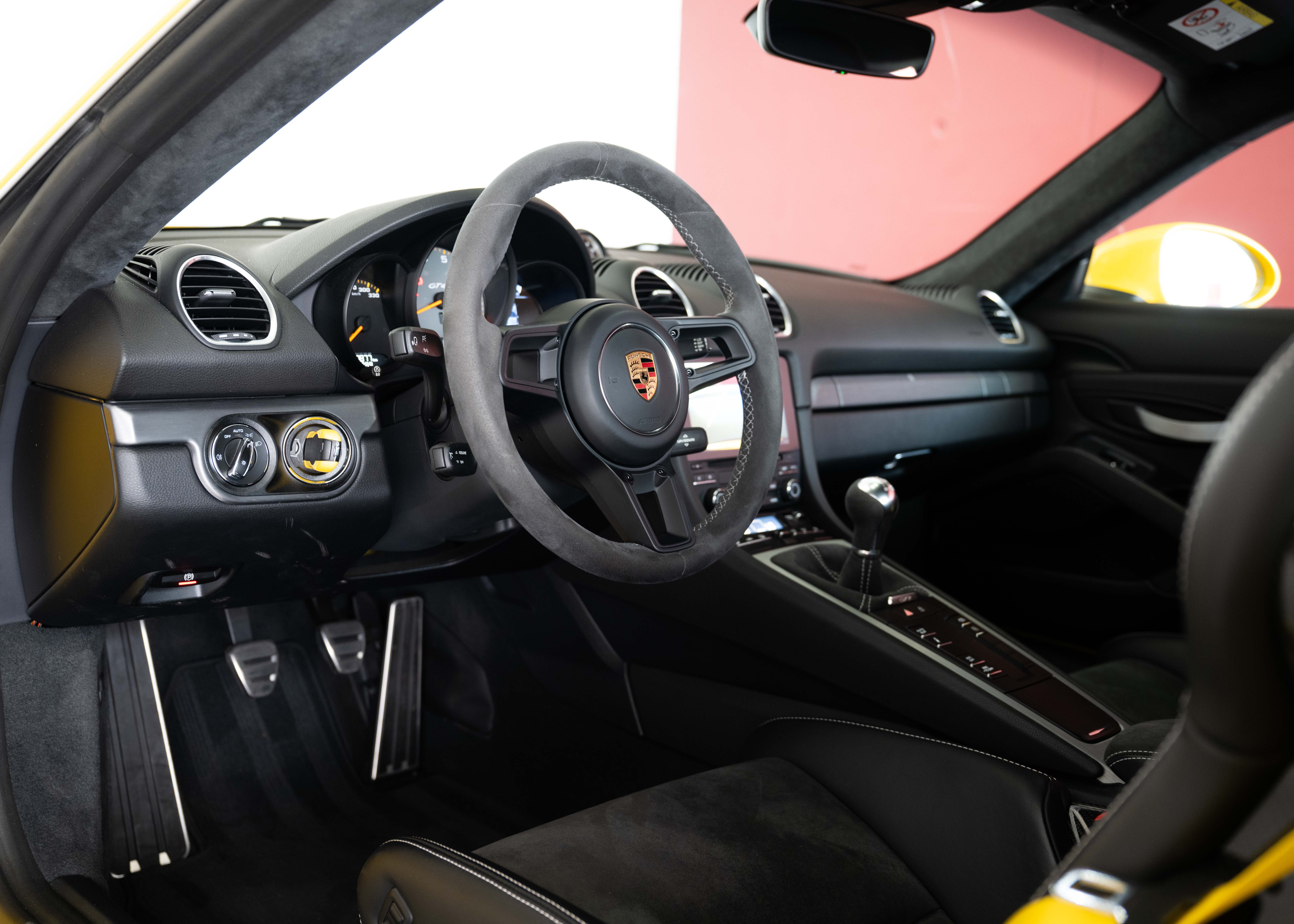 Image PORSCHE 718-BOXSTER-CAYMAN 718 Cayman GT4 (1st hand, Swiss car, fantastic condition, full Porsche history)