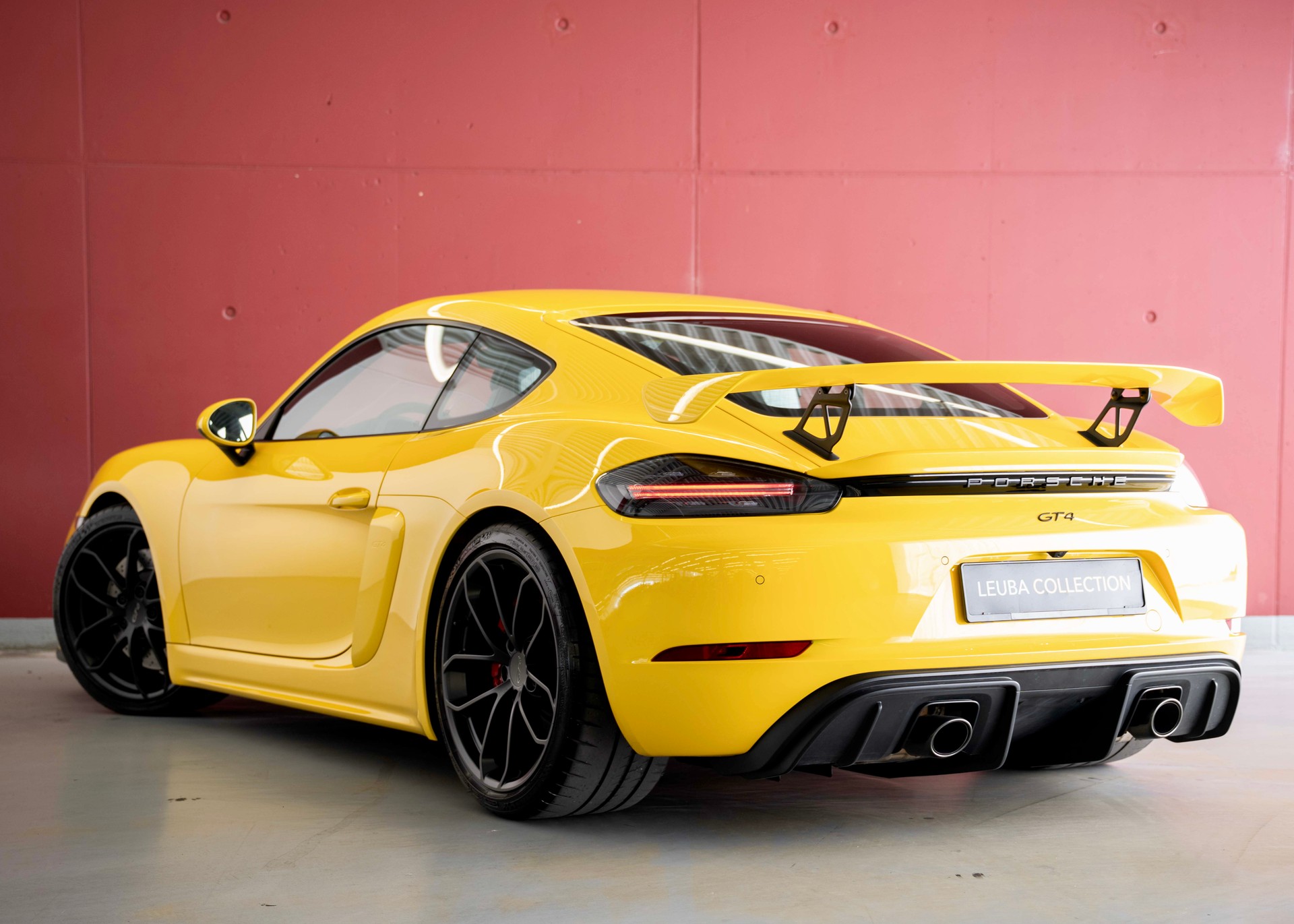 PORSCHE 718 Cayman GT4 (1st hand, Swiss car, fantastic condition, full Porsche history)-image-1