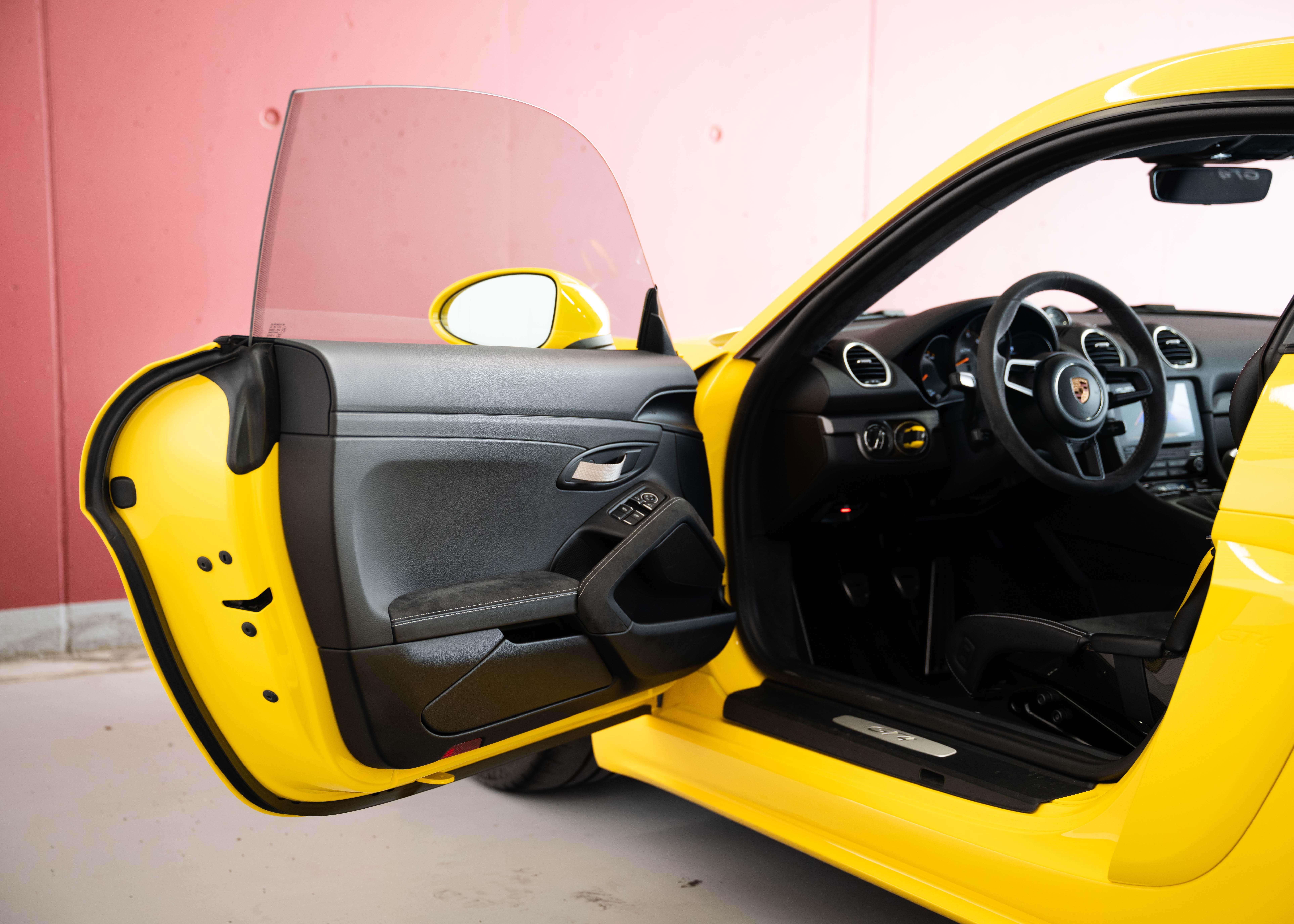 Image PORSCHE 718-BOXSTER-CAYMAN 718 Cayman GT4 (1st hand, Swiss car, fantastic condition, full Porsche history)