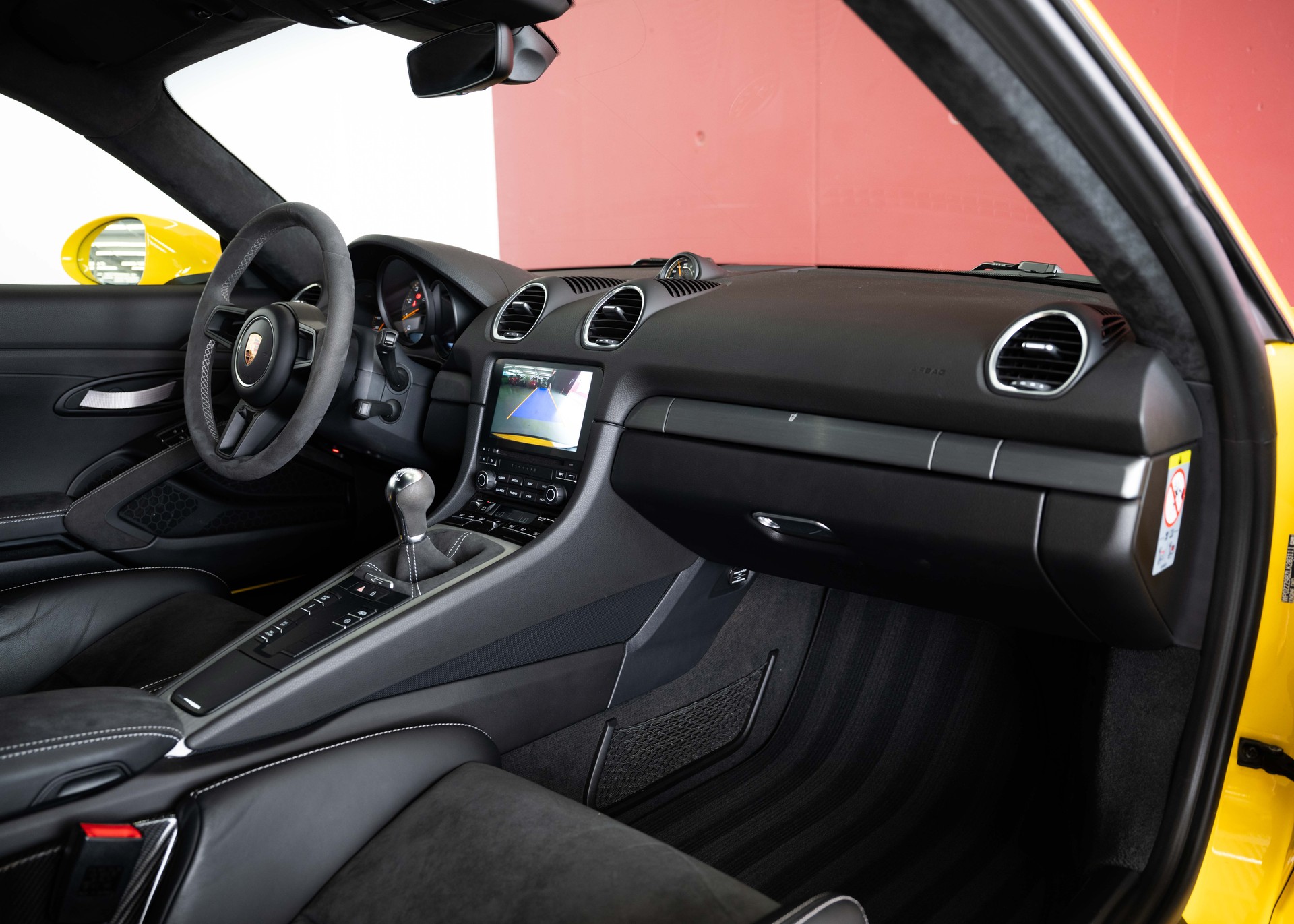 PORSCHE 718 Cayman GT4 (1st hand, Swiss car, fantastic condition, full Porsche history)-image-17