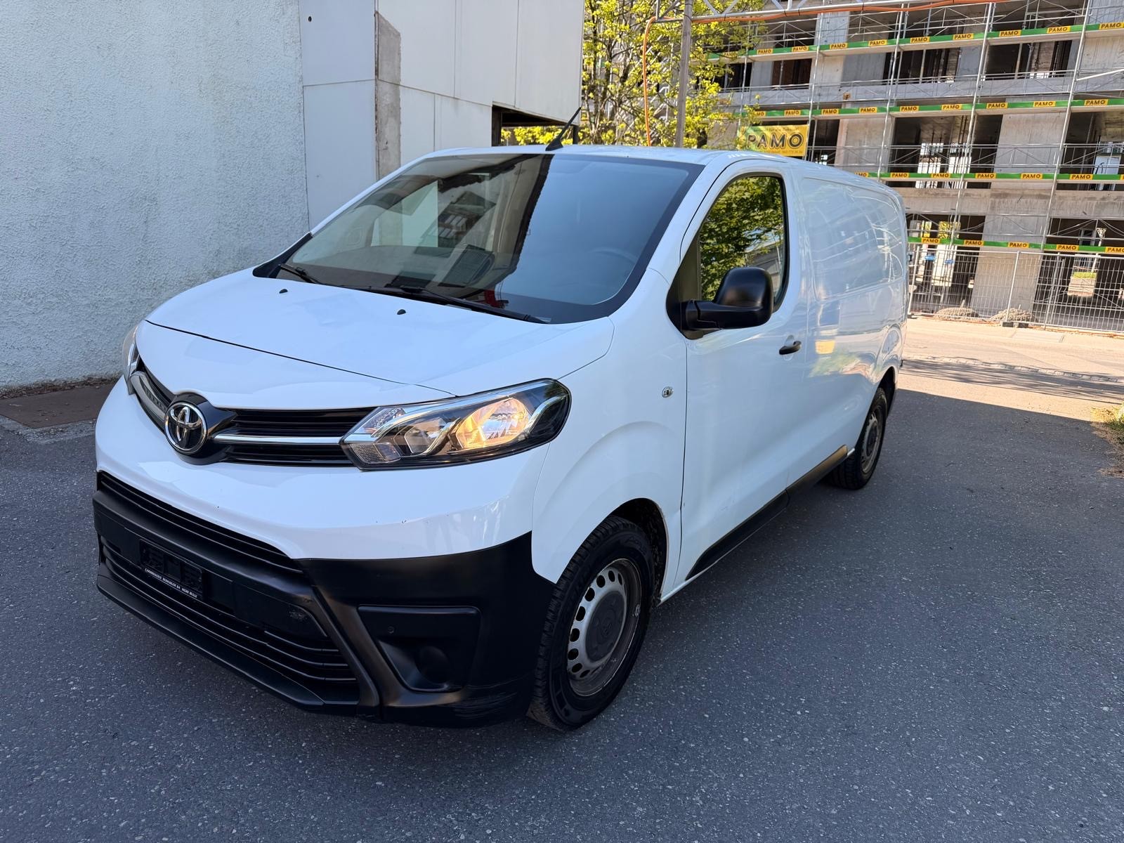 TOYOTA Proace 2.0D Glass Van L1 Terra Medium 4x4-image-7