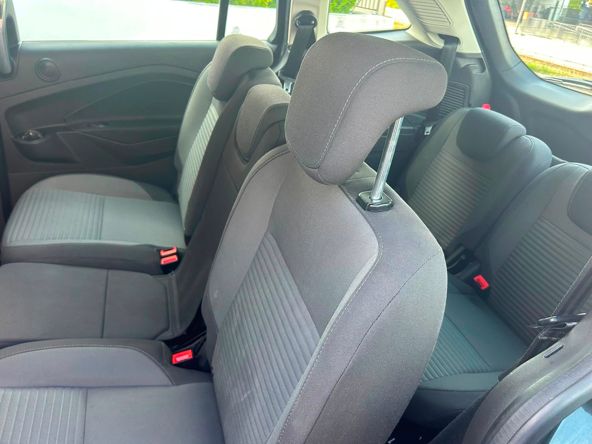 FORD 1.5 TDCi 120 Titanium S/S-image-2
