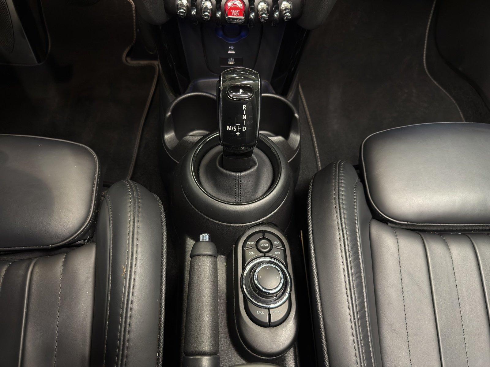 MINI Cabrio F57 2.0i Cooper S-image-17