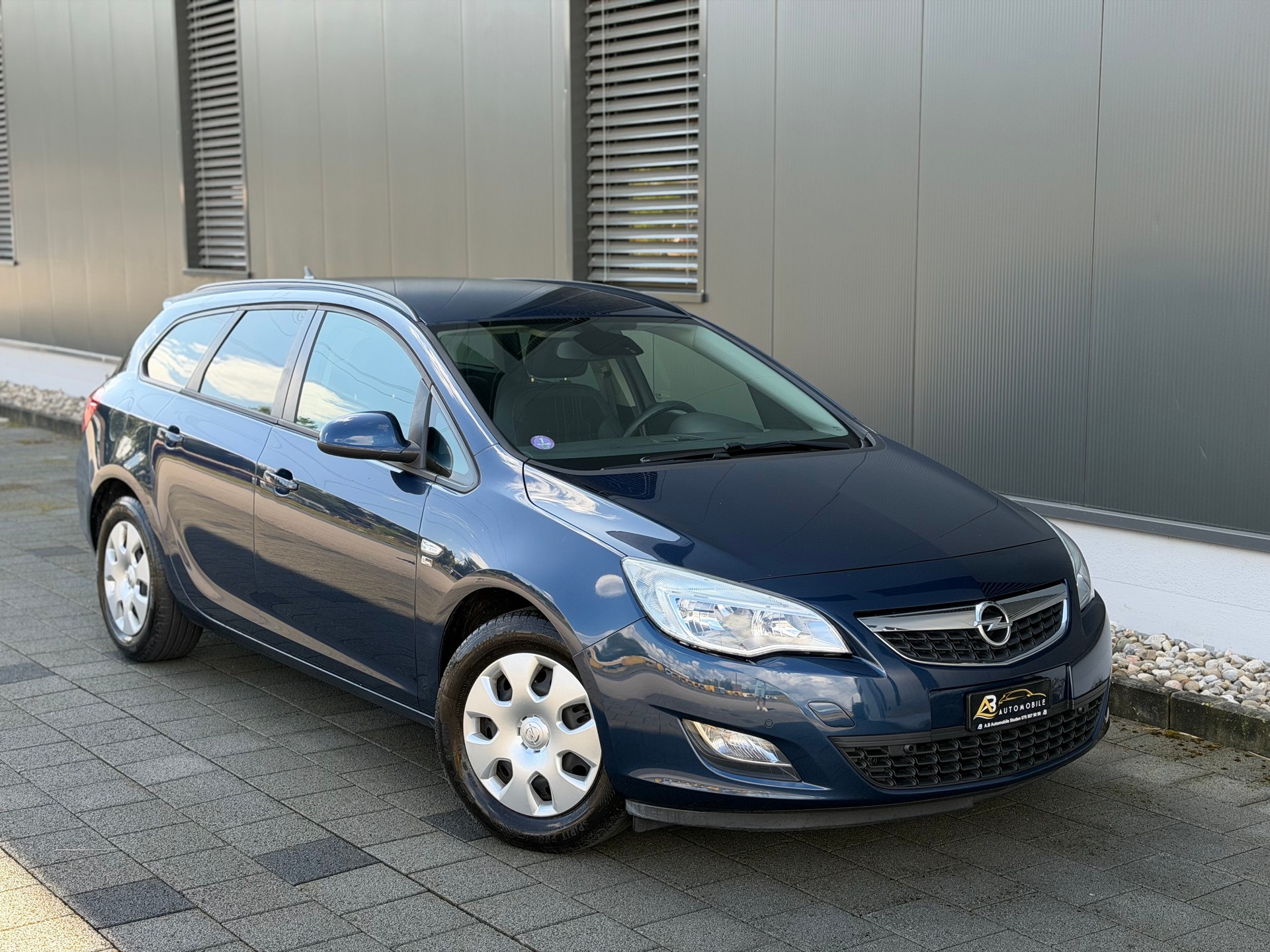 OPEL Astra SportsTourer 1.4i 16V Turbo Sport-image-1