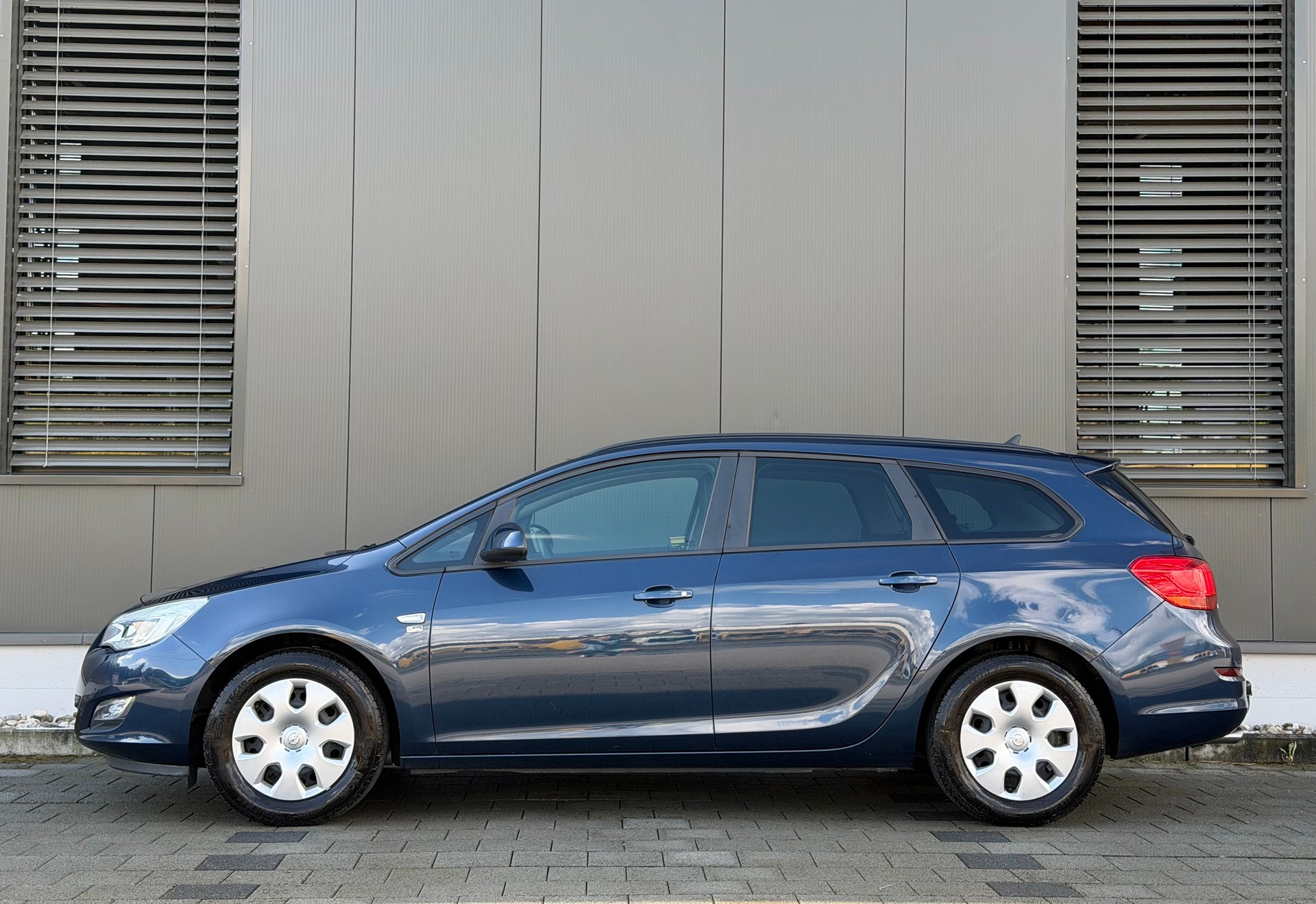 OPEL Astra SportsTourer 1.4i 16V Turbo Sport-image-7
