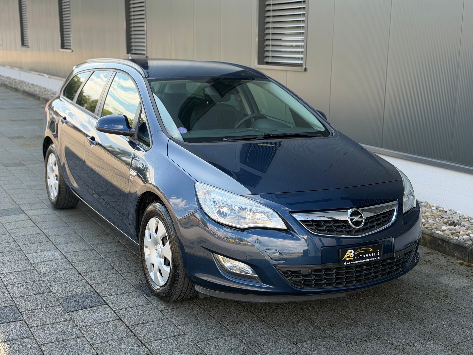 OPEL Astra SportsTourer 1.4i 16V Turbo Sport-image-2