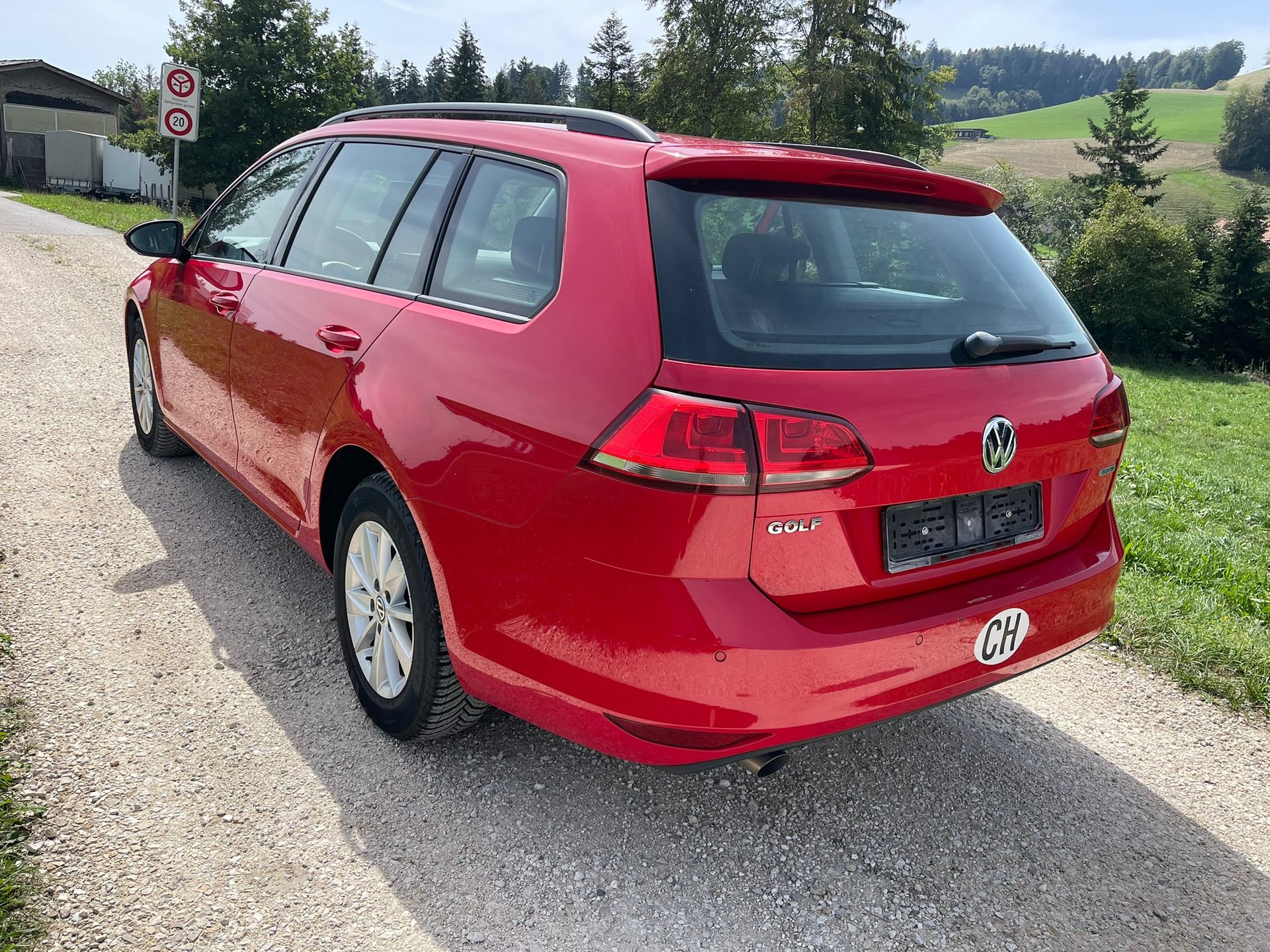 VW Golf Variant 1.6 TDI Lounge DSG-image-4