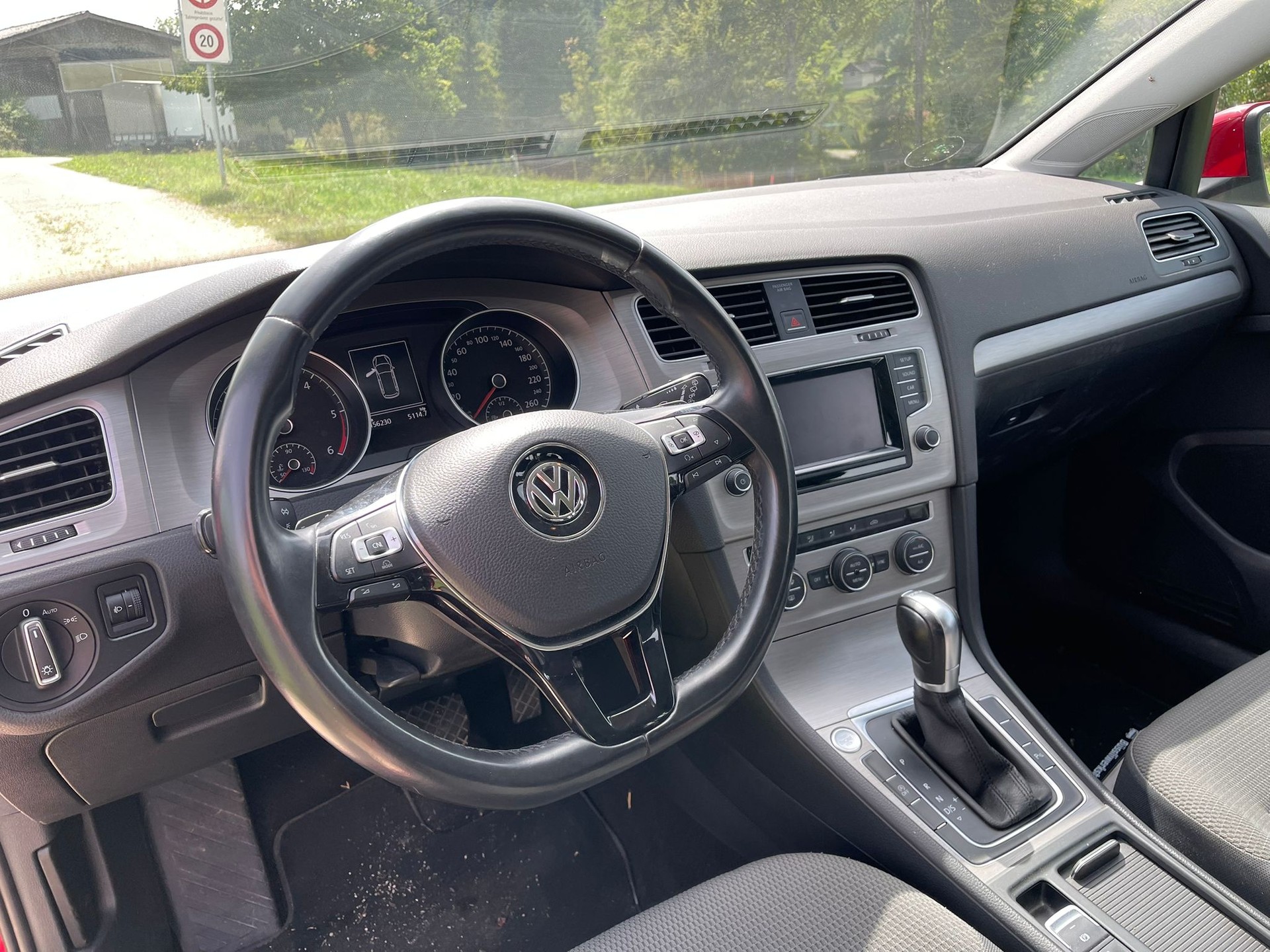 VW Golf Variant 1.6 TDI Lounge DSG-image-7