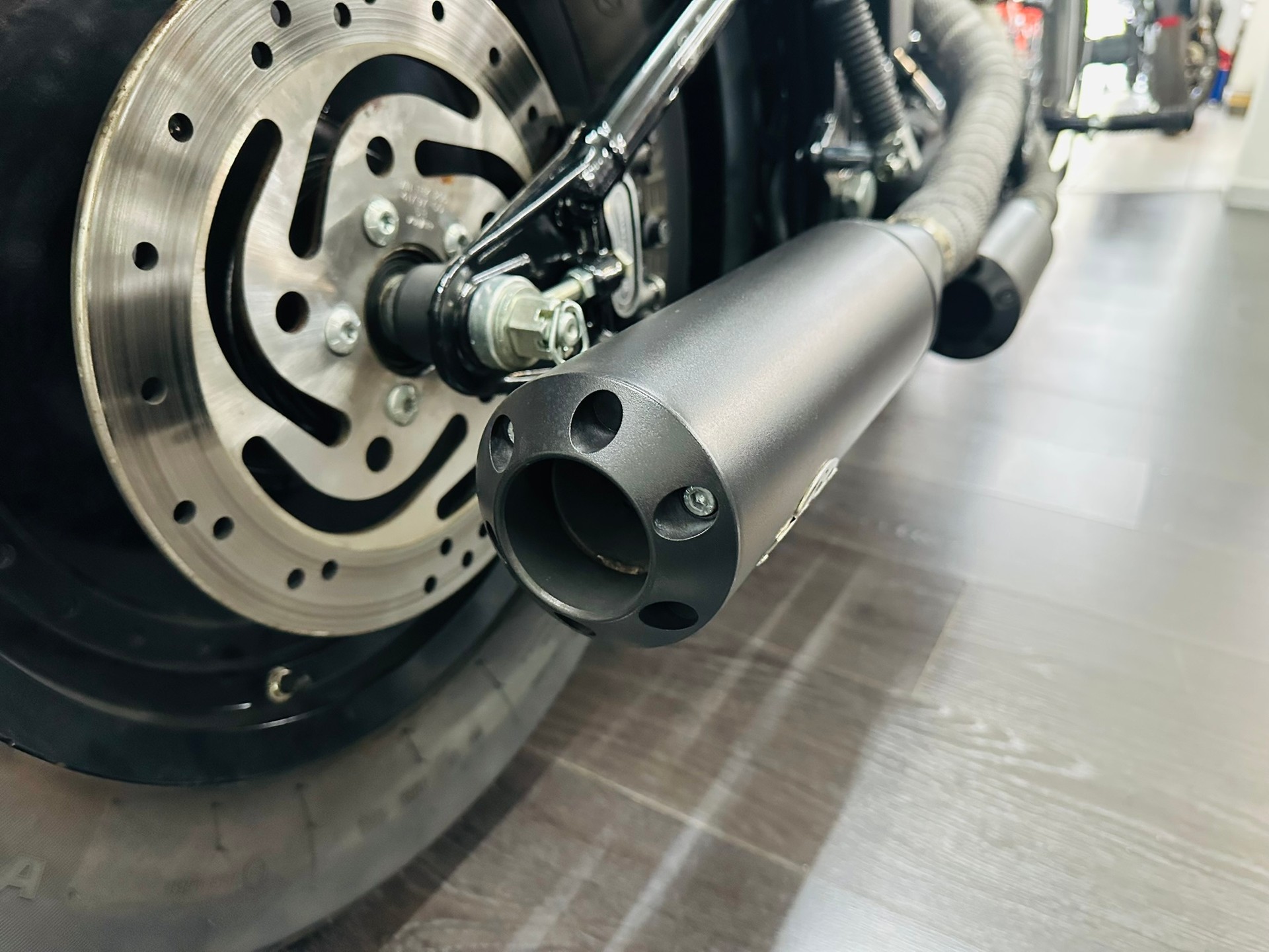 HARLEY-DAVIDSON FXSTBI Night Train-showroom-element-3