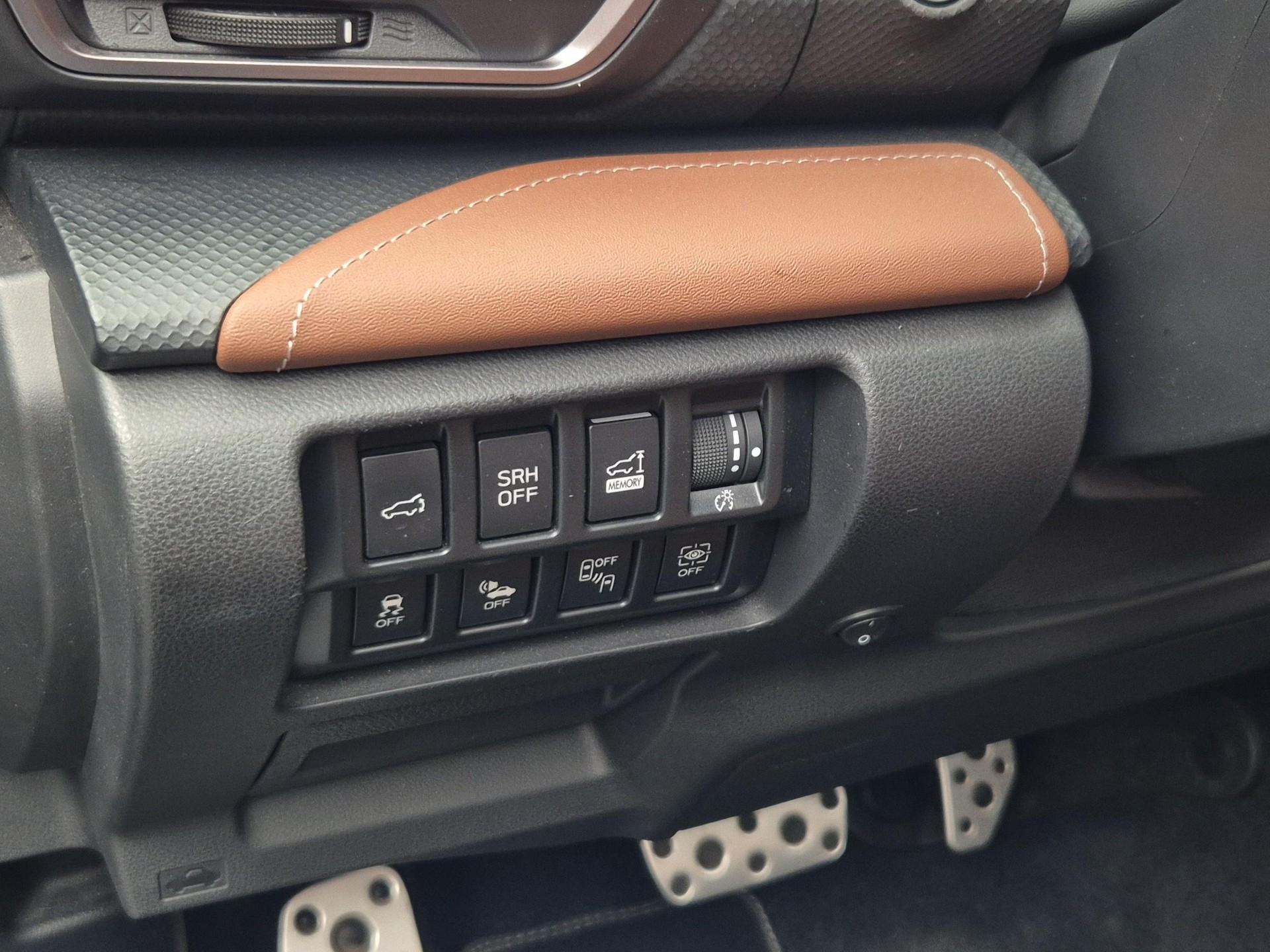 SUBARU Forester Station 2.0i e-Boxer Luxury-image-13