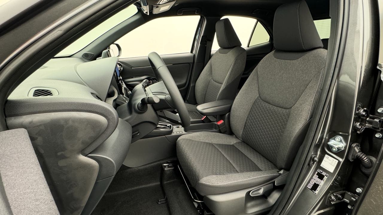 TOYOTA Yaris Cross 1.5 Style e-CVT-image-4