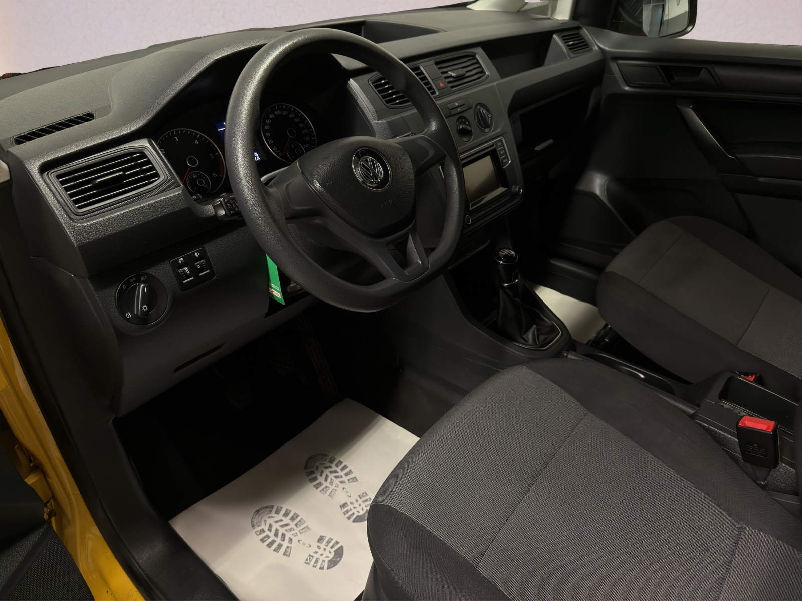 VW Caddy 2.0 TDI Trendline 4Motion-image-14