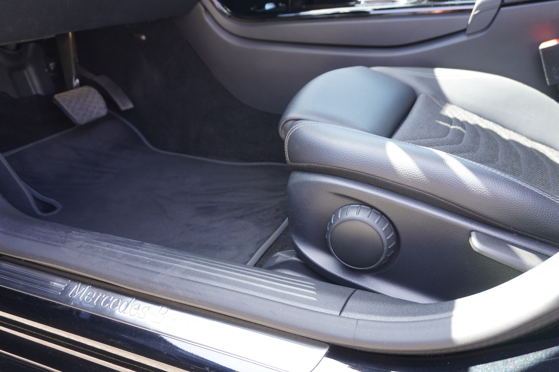 MERCEDES-BENZ A 200 7G-DCT-image-31