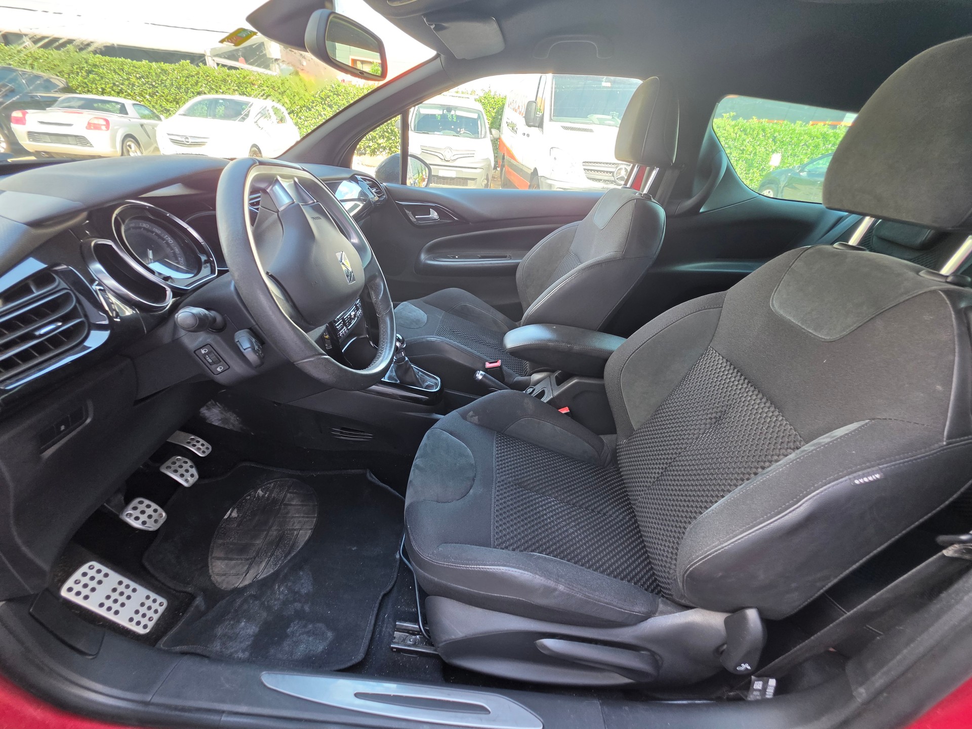 DS AUTOMOBILES DS3 1.6 VTi Ultra Prestige-image-8