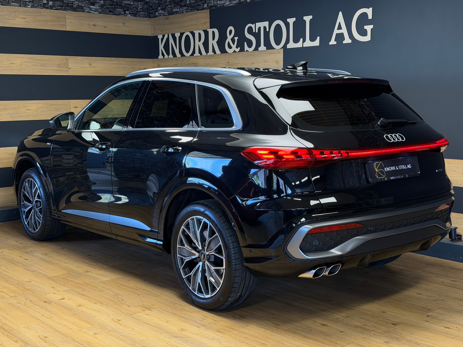 AUDI Q5 Sportback 40 TDI S line quattro S-tronic-image-7