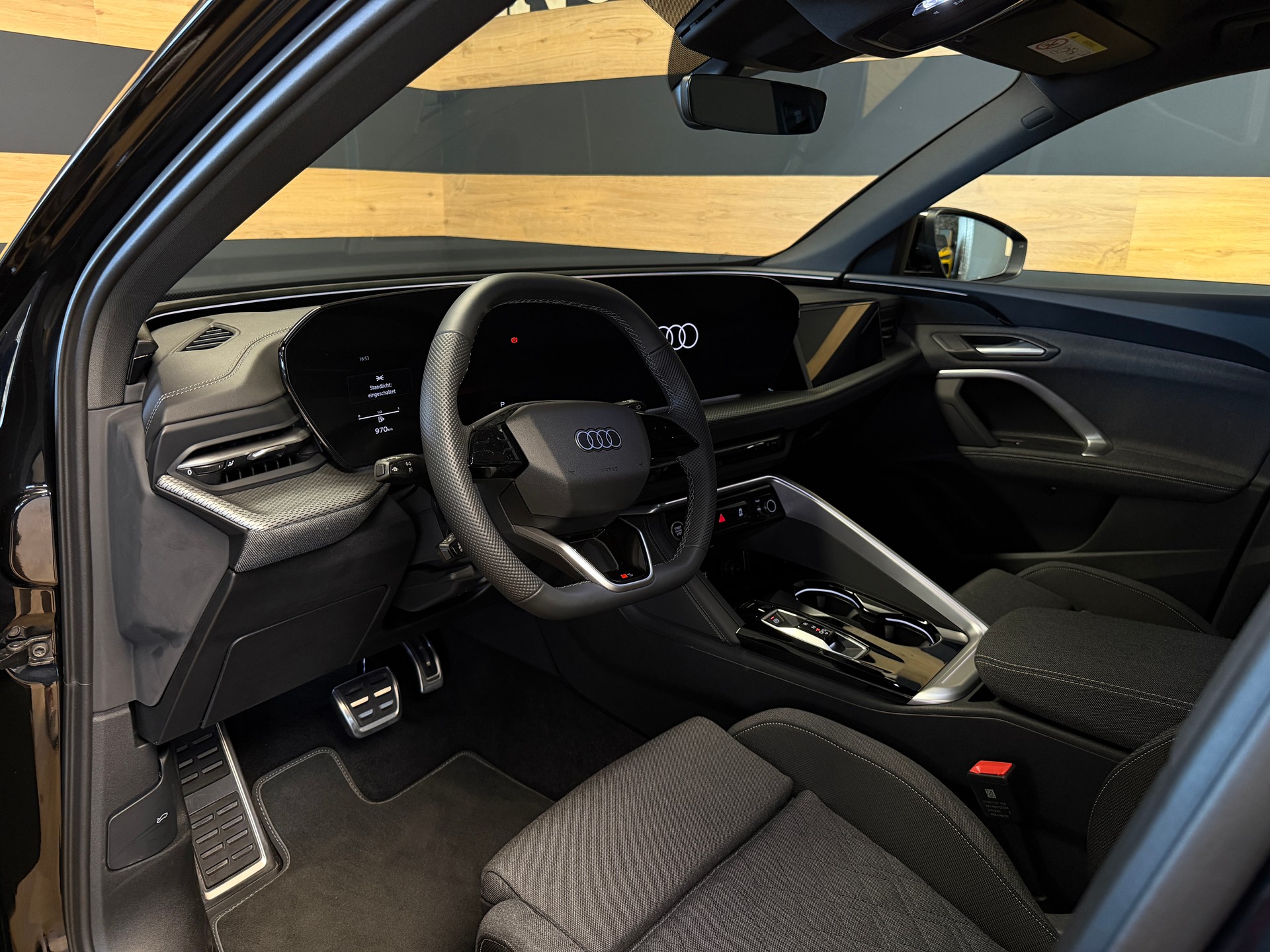 AUDI Q5 Sportback 40 TDI S line quattro S-tronic-image-10