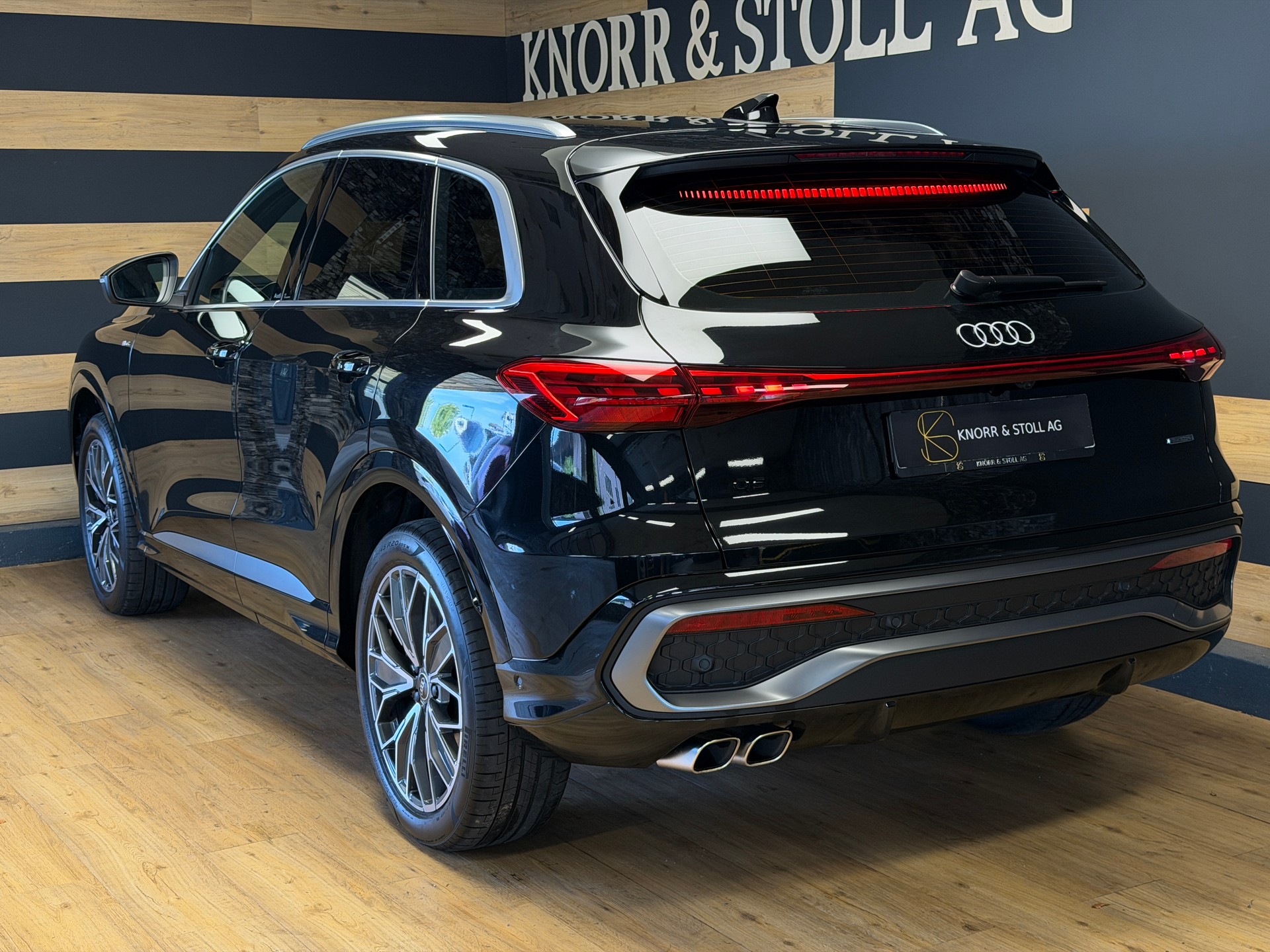 AUDI Q5 Sportback 40 TDI S line quattro S-tronic-image-4