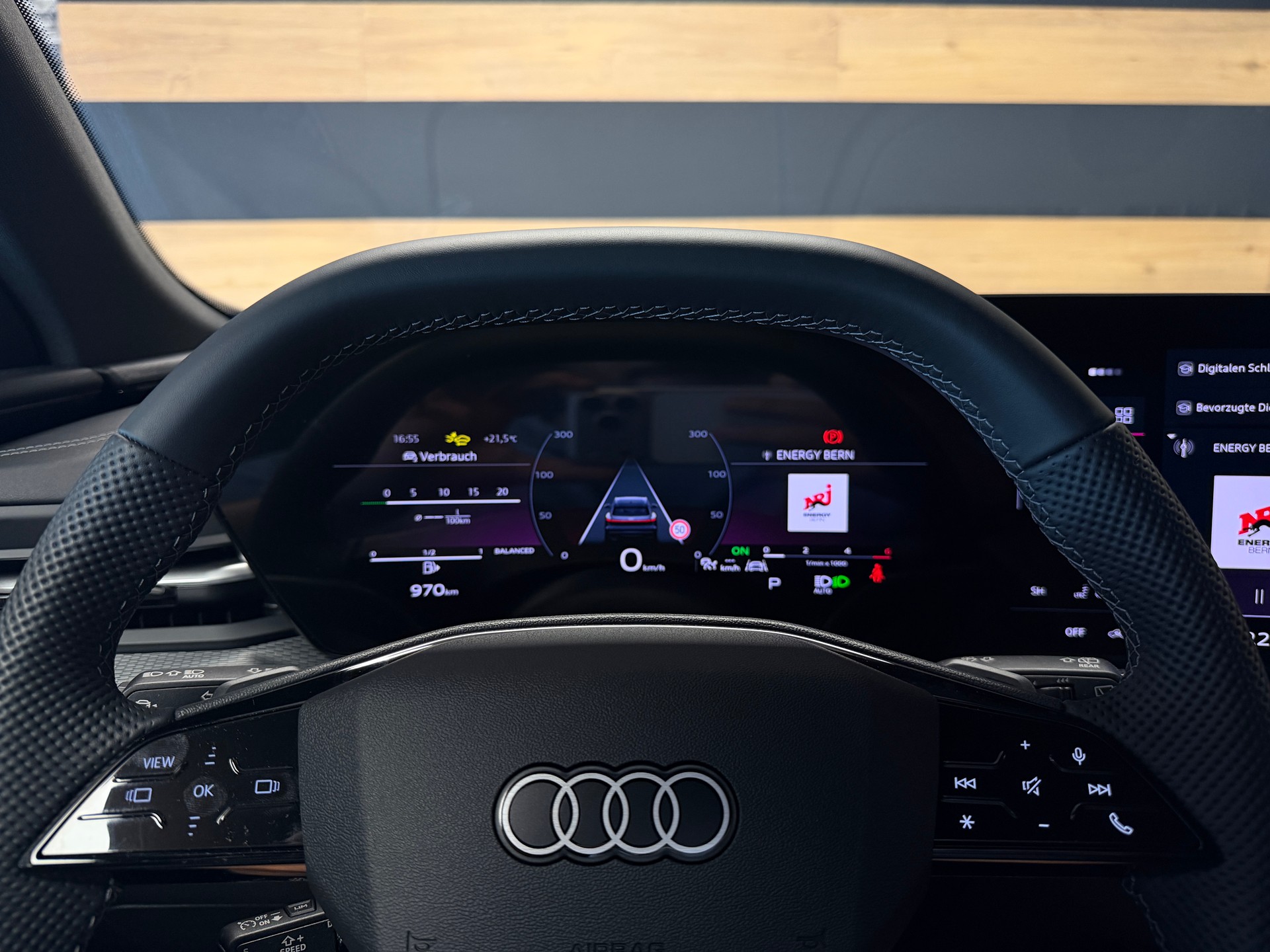 AUDI Q5 Sportback 40 TDI S line quattro S-tronic-image-12