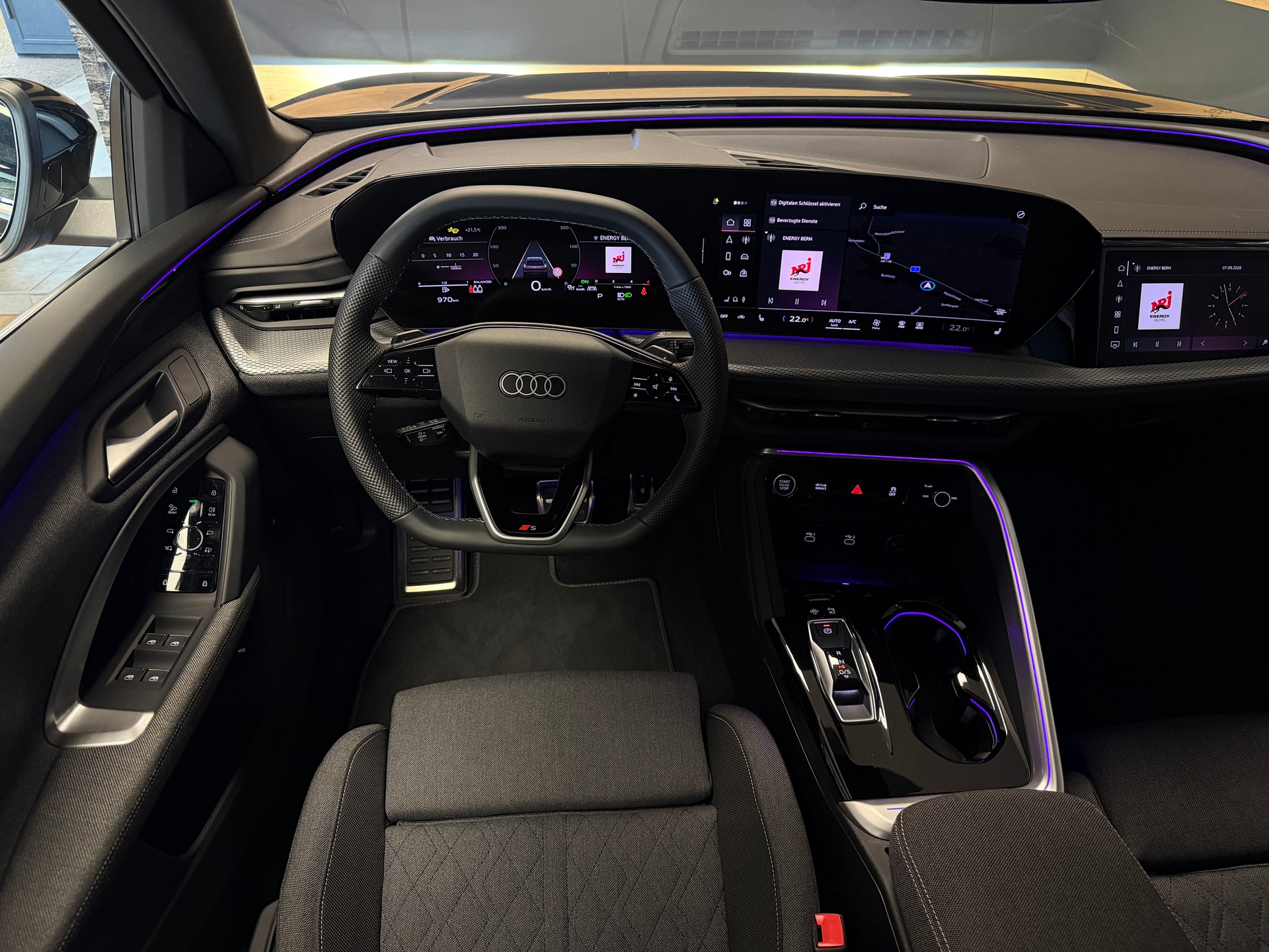 AUDI Q5 Sportback 40 TDI S line quattro S-tronic-image-16