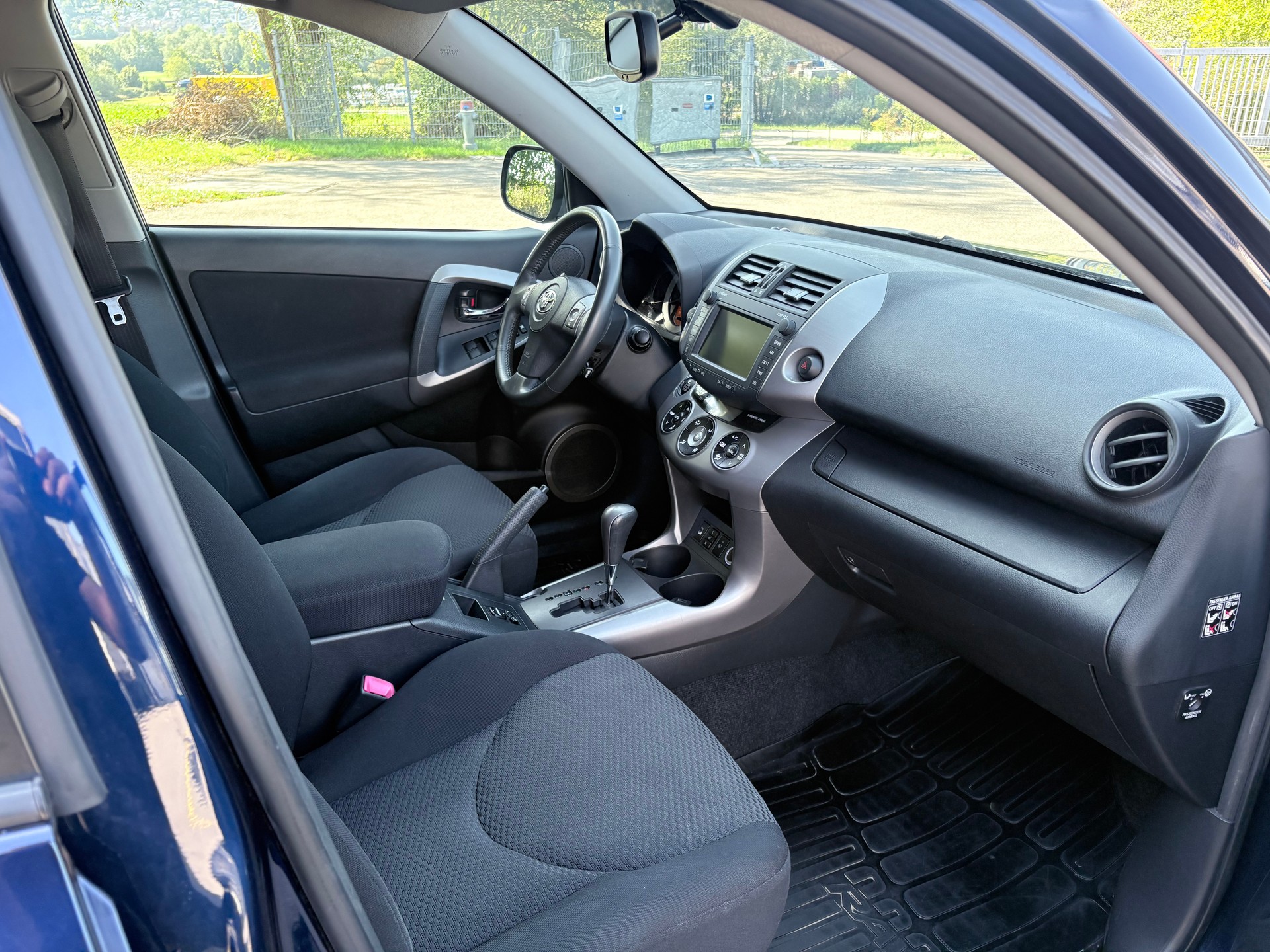 TOYOTA RAV-4 2.0 16V-image-12