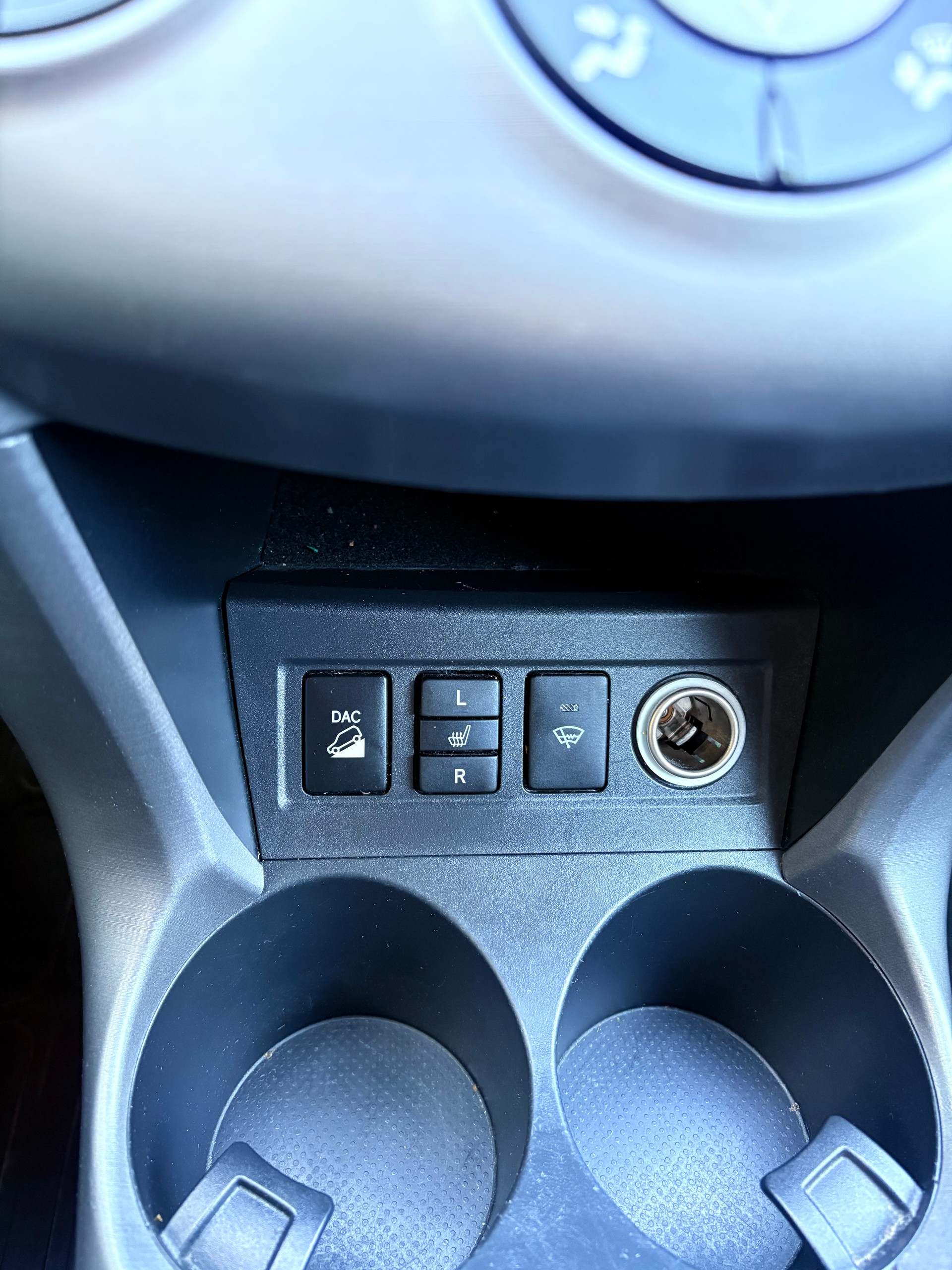 TOYOTA RAV-4 2.0 16V-image-8