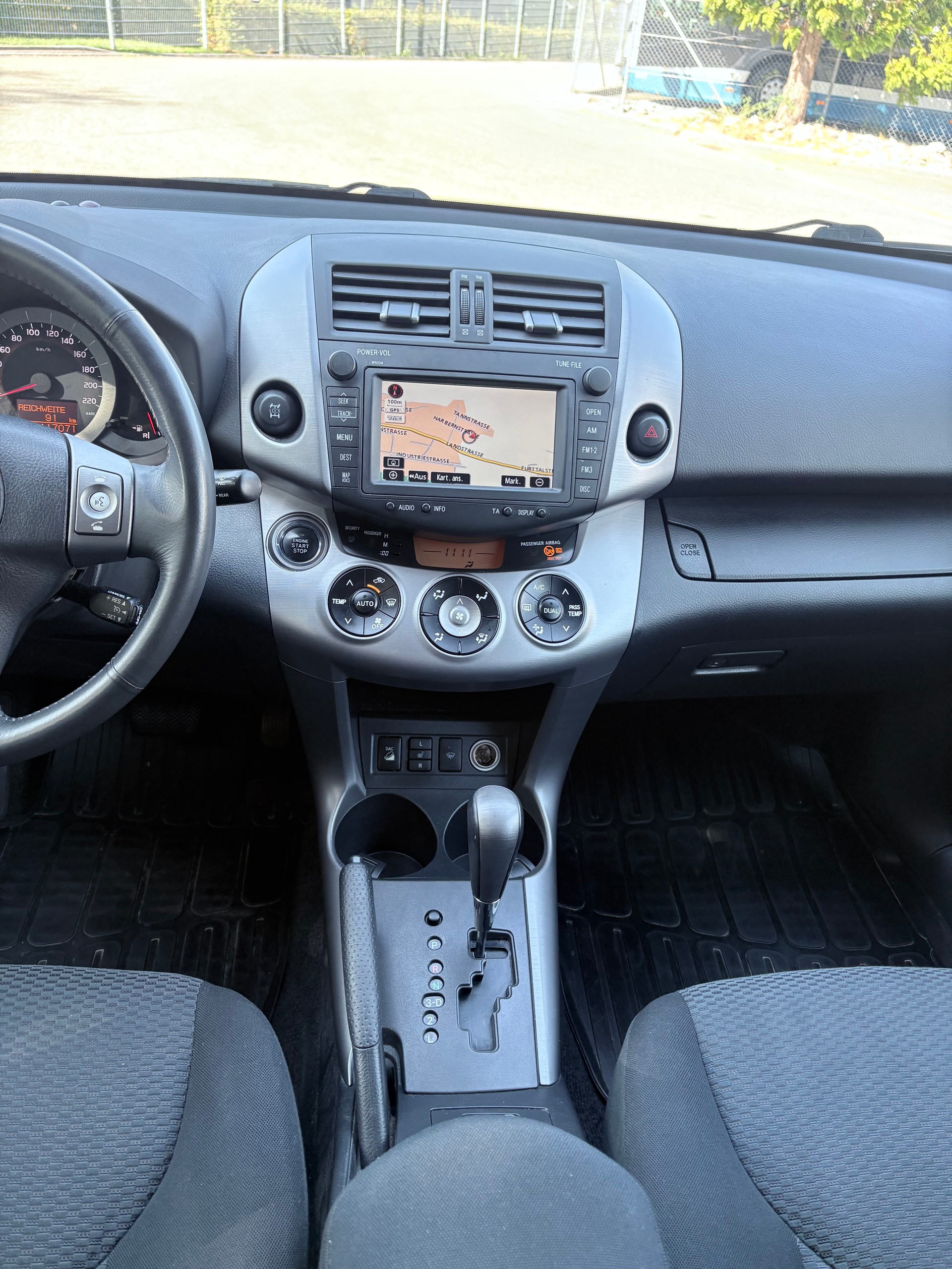 TOYOTA RAV-4 2.0 16V-image-7