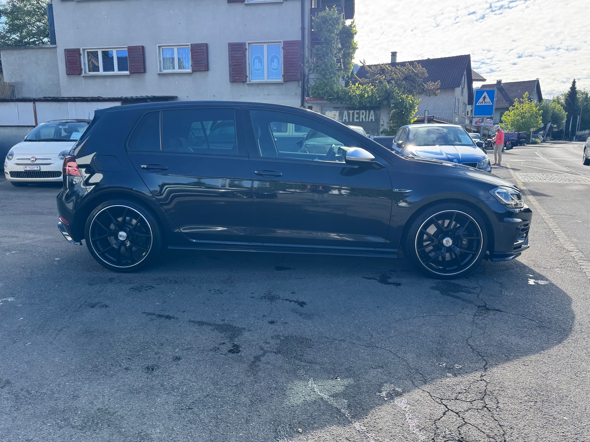 VW Golf 2.0 TSI R 4Motion DSG-image-4