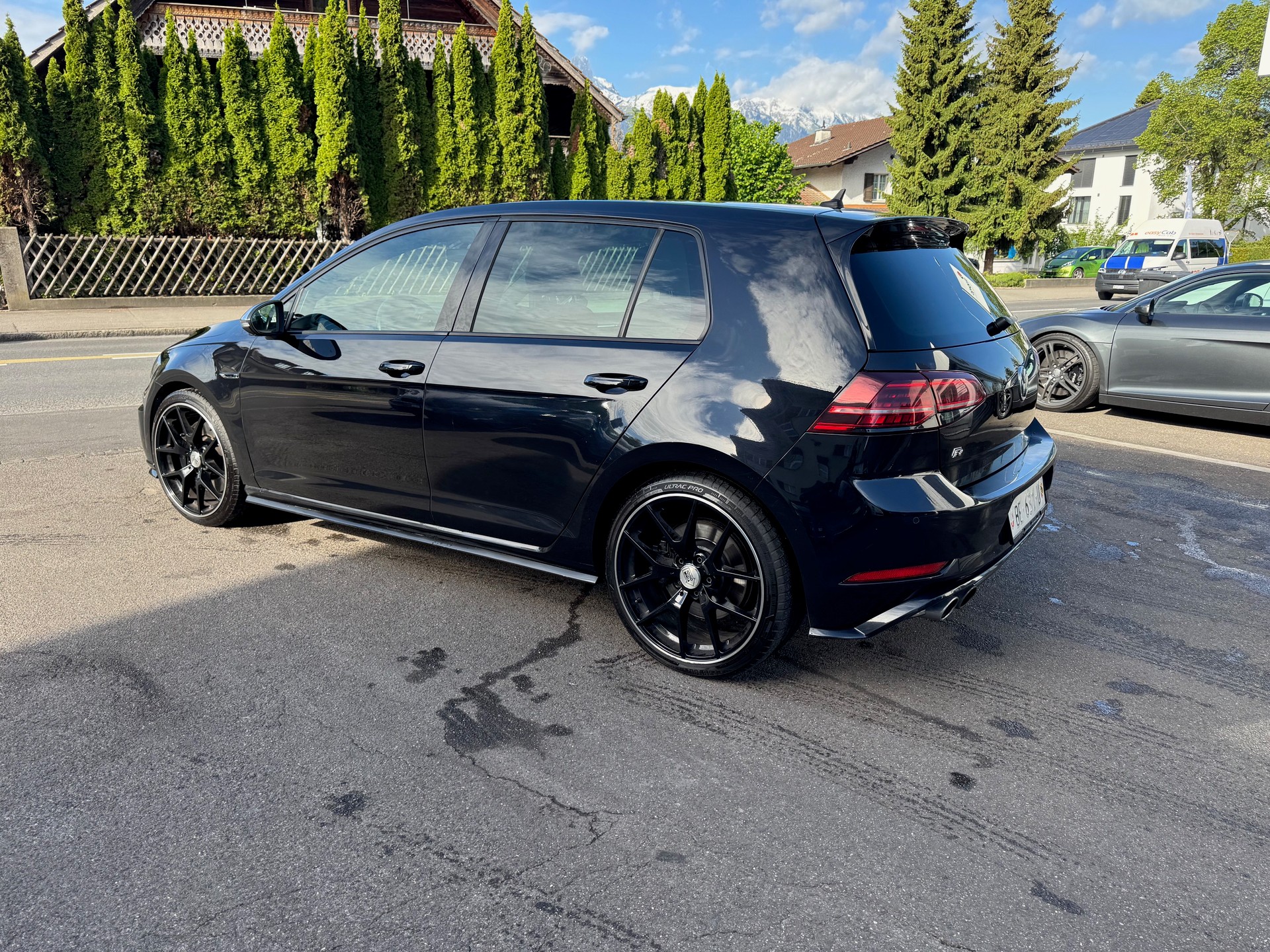 VW Golf 2.0 TSI R 4Motion DSG-image-7