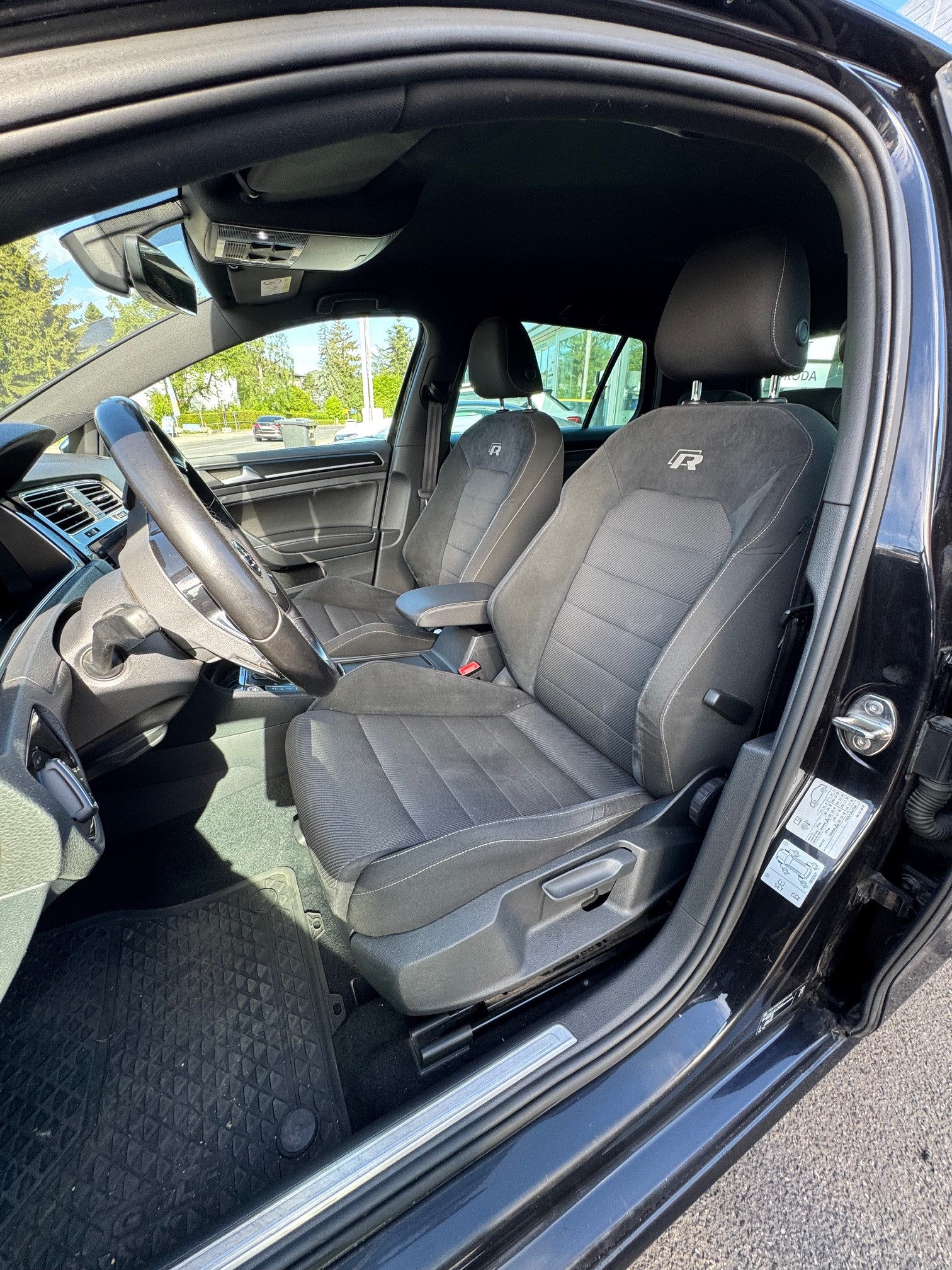 VW Golf 2.0 TSI R 4Motion DSG-image-20
