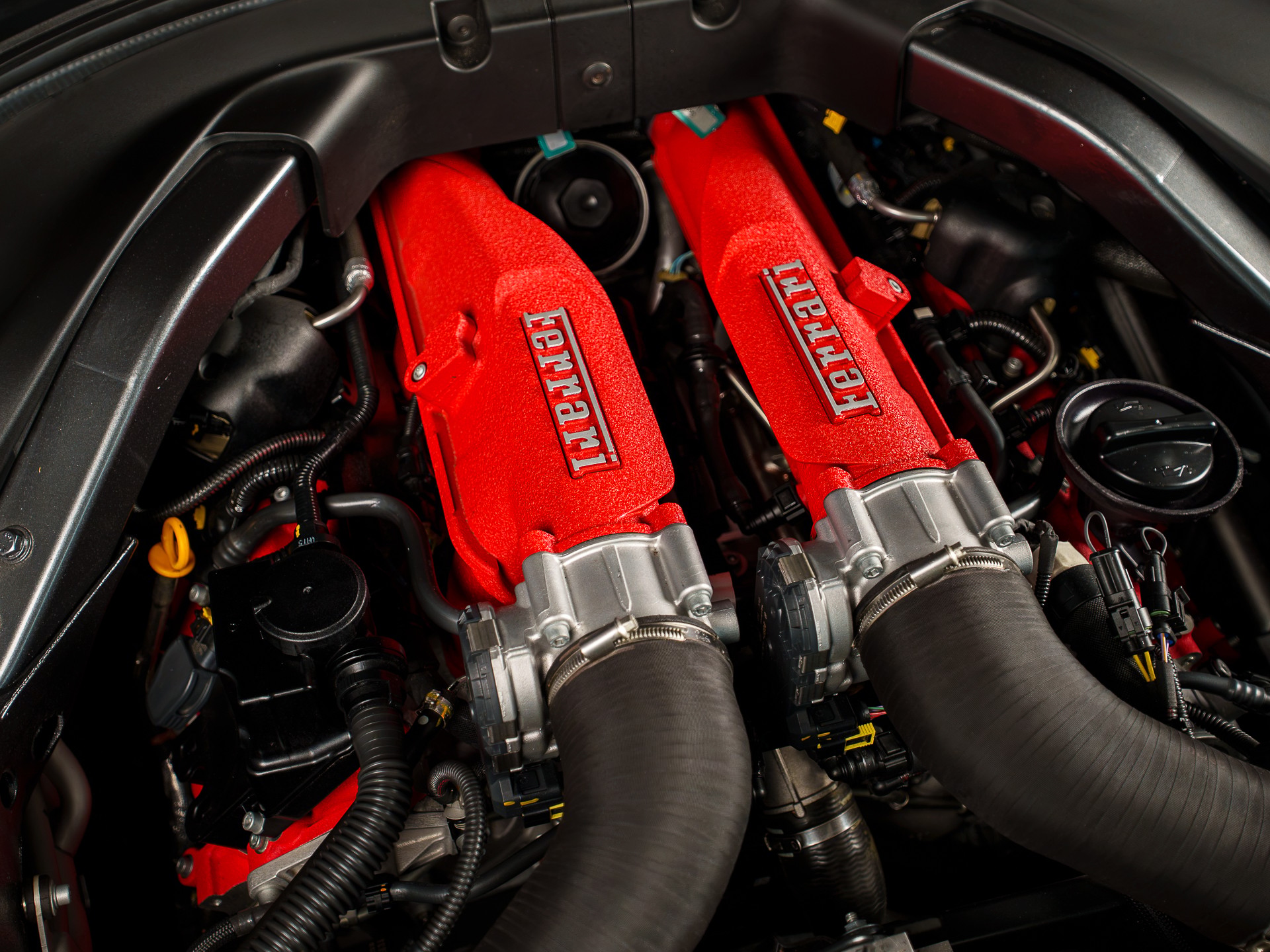 FERRARI Roma 3.9 V8 T Sehr gepflegt edle Konfiguration-image-12
